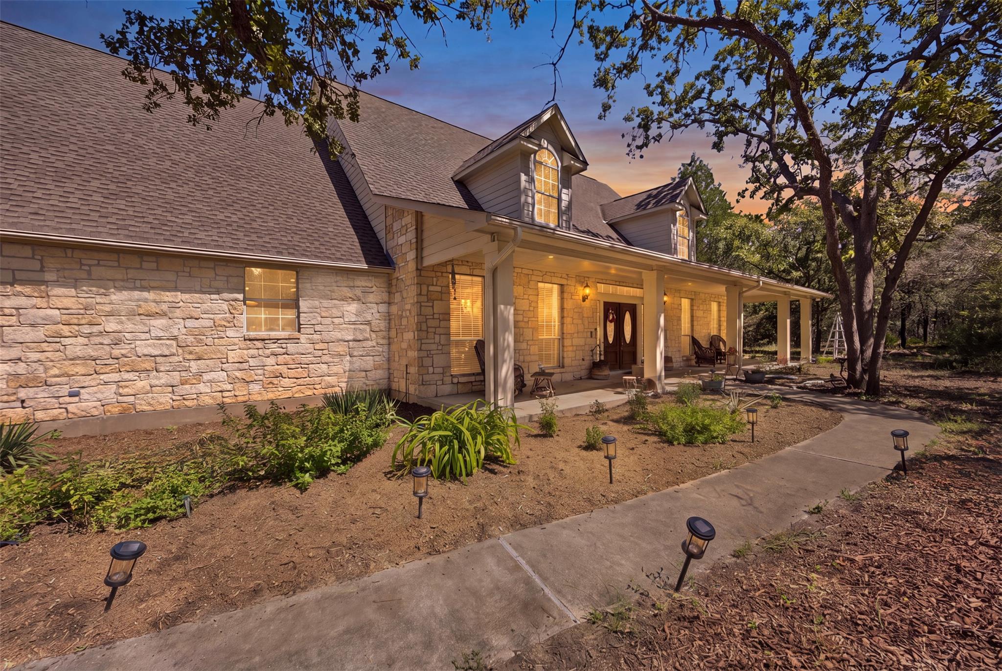 197 Elm Wood DR, Elgin, TX 78621