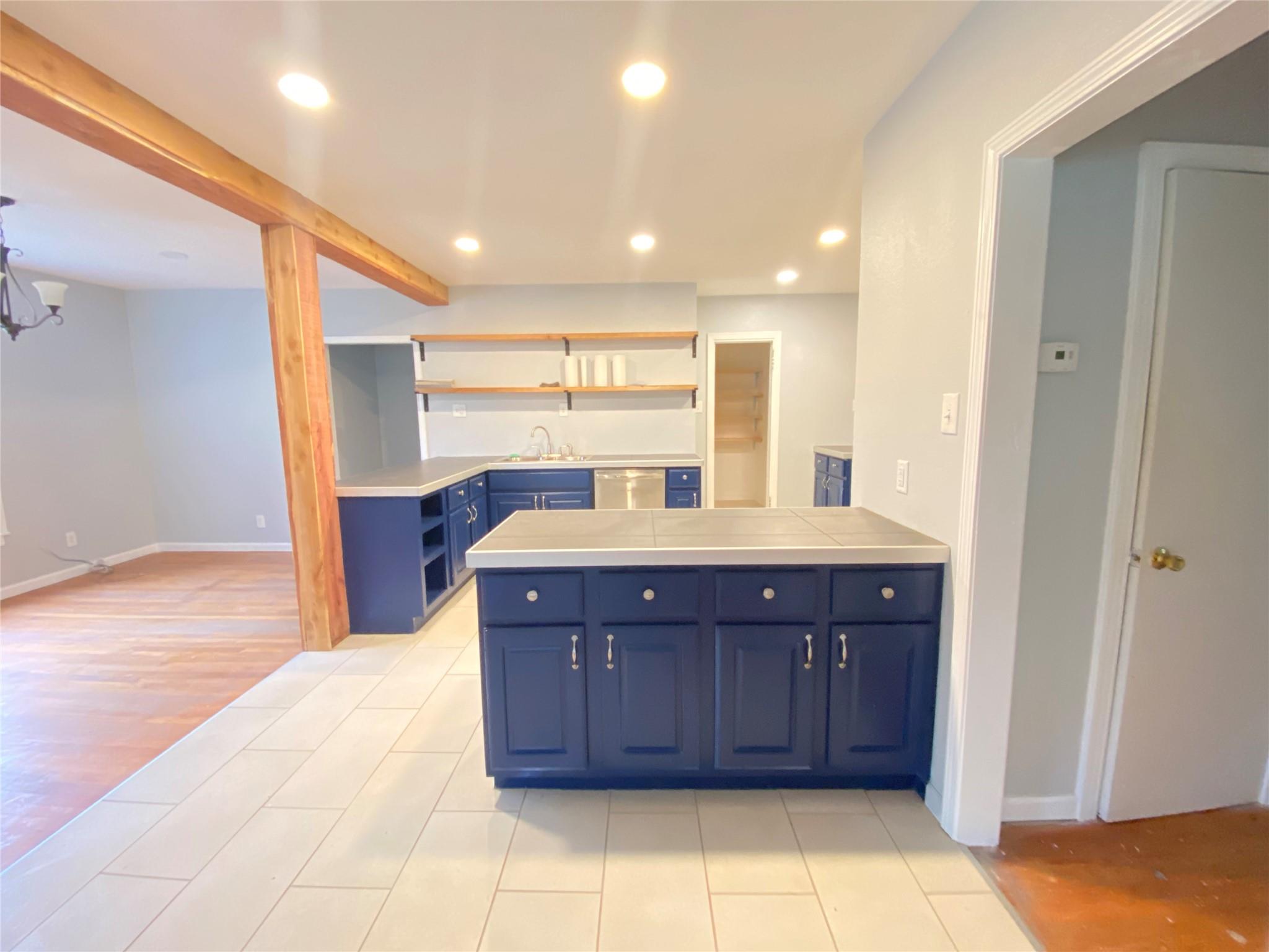 1133 N Avenue C, Elgin, TX 78621
