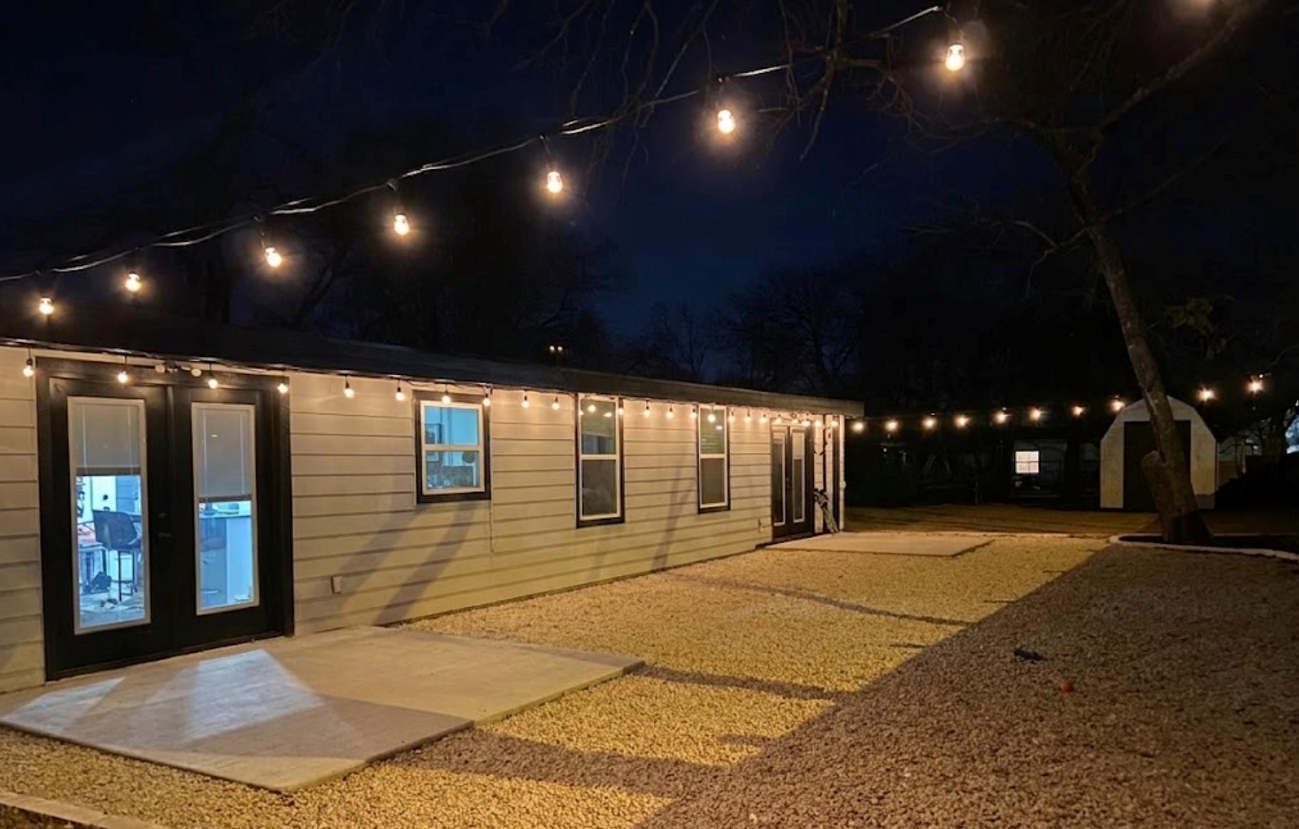 1102 Clayton LN, Austin, TX 78723