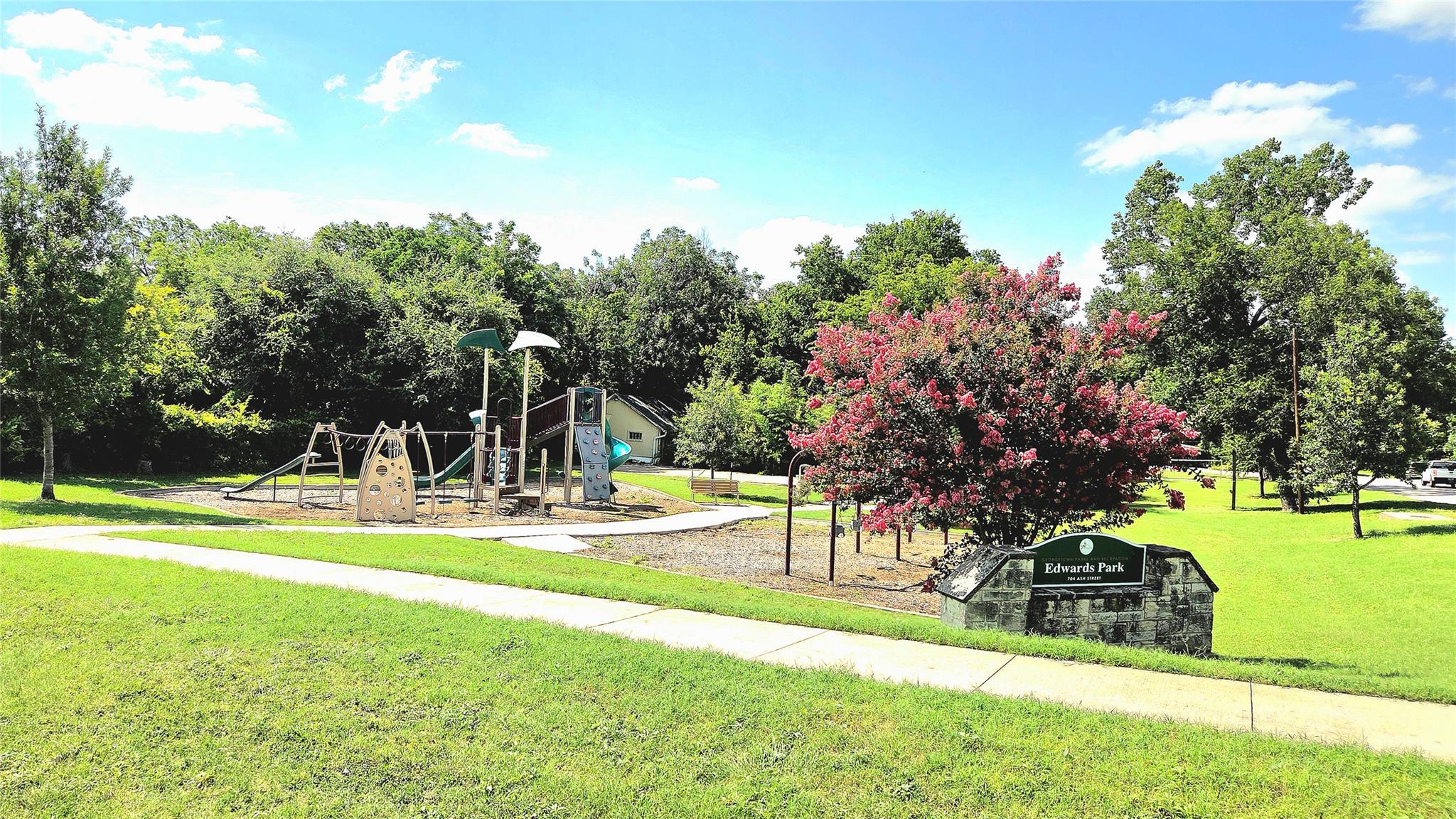 530 W 22nd ST, Georgetown, TX 78626