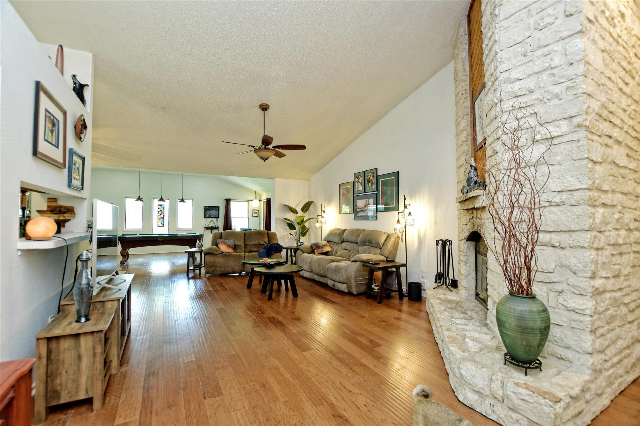 1002 W Noton ST, Pflugerville, TX 78660