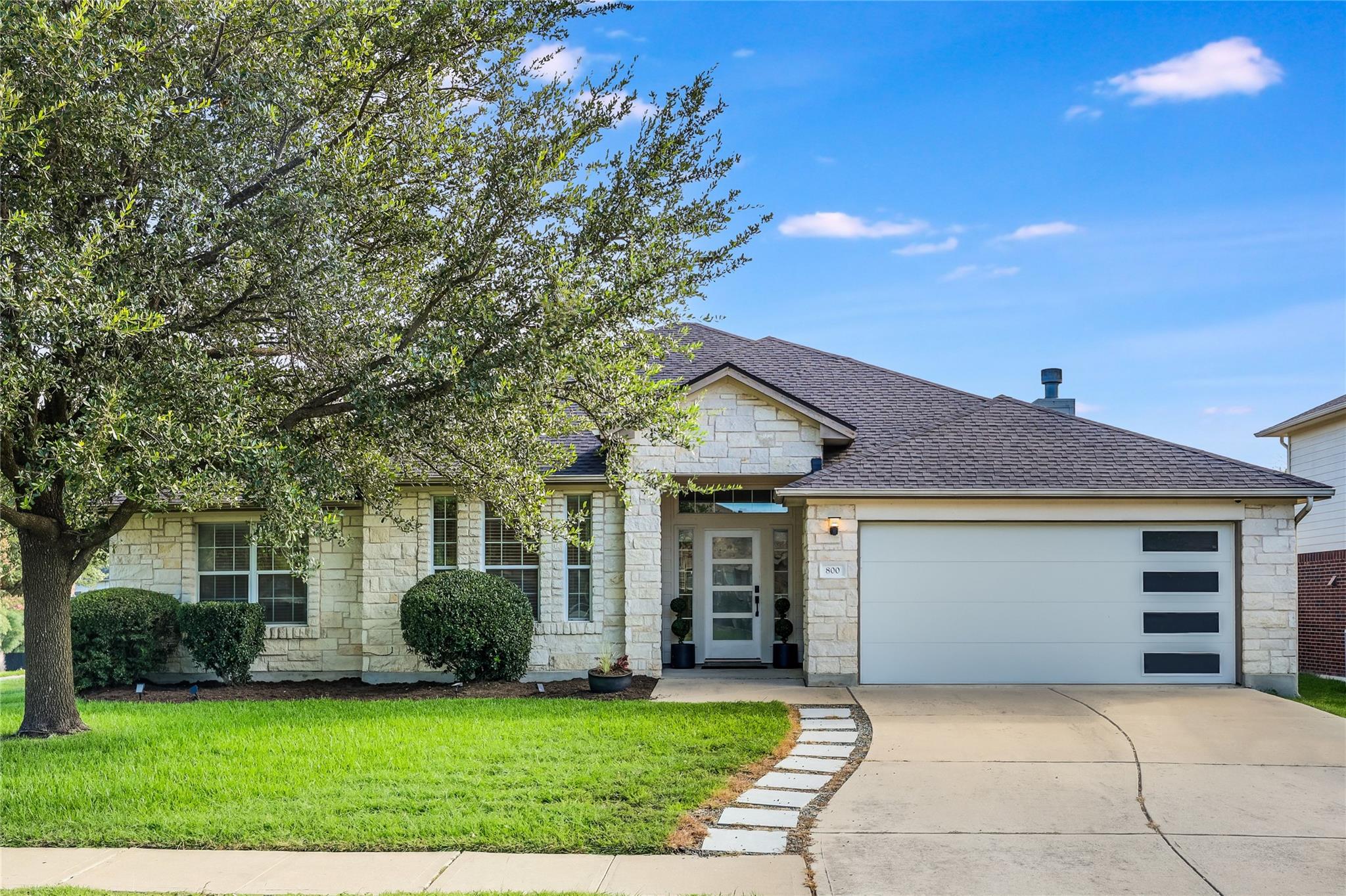 800 Portchester Castle Pa, Pflugerville, TX 78660