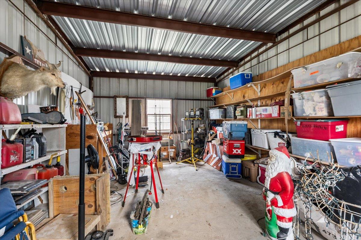 309 W Moerbe DR, Thorndale, TX 76577