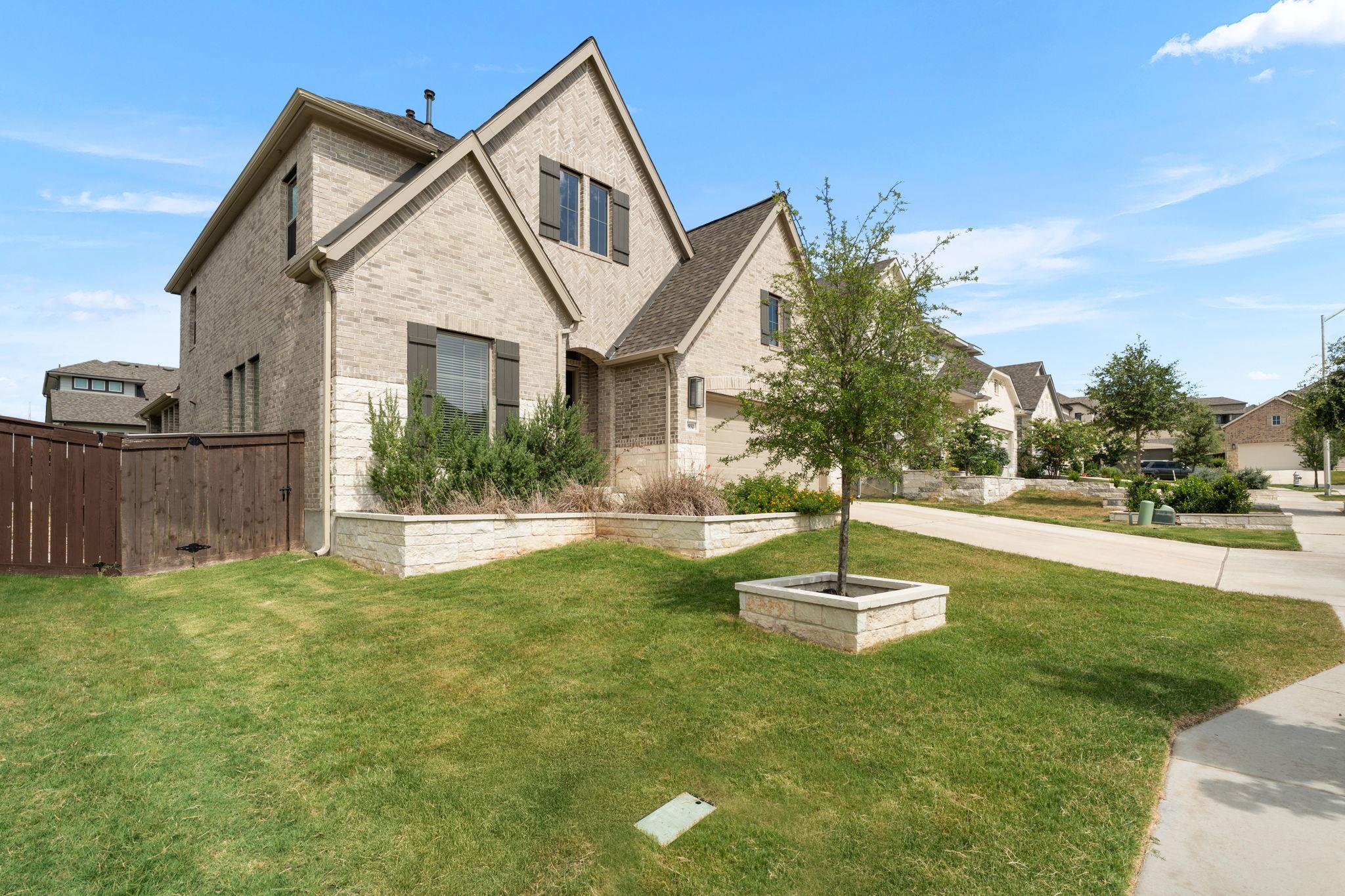 932 Mollie Mcbride LN, Leander, TX 78641