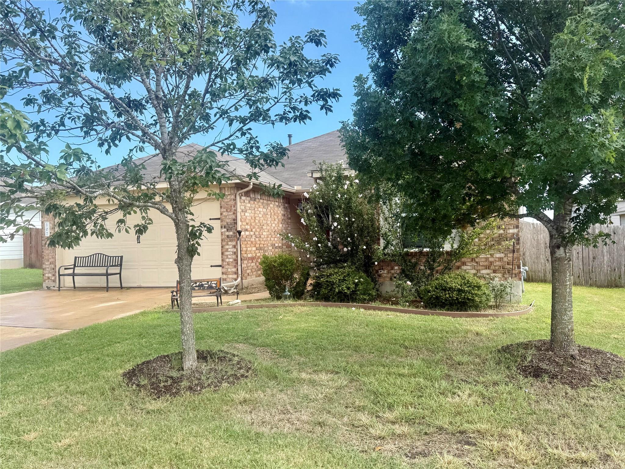 107 Jim Dandy DR, Elgin, TX 78621