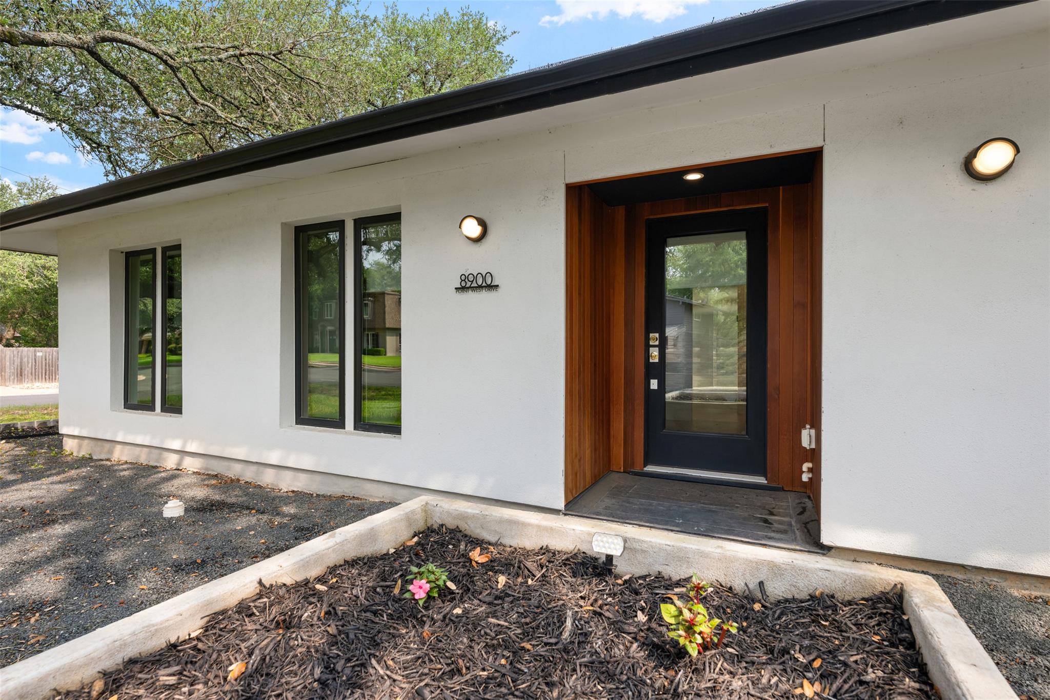 8900 Point West DR, Austin, TX 78759