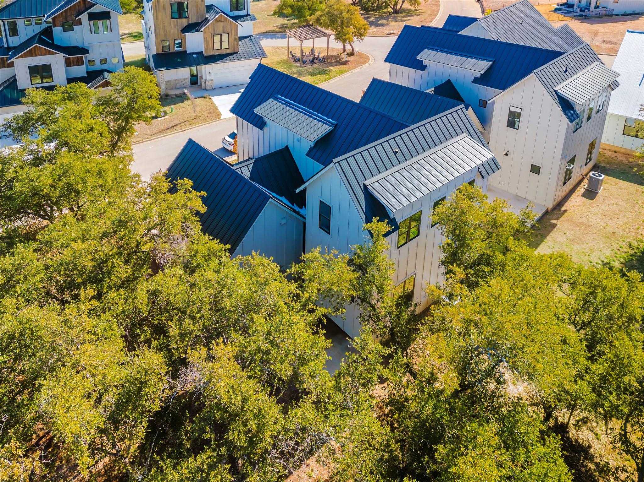 2404 Bruin DR, Spicewood, TX 78669