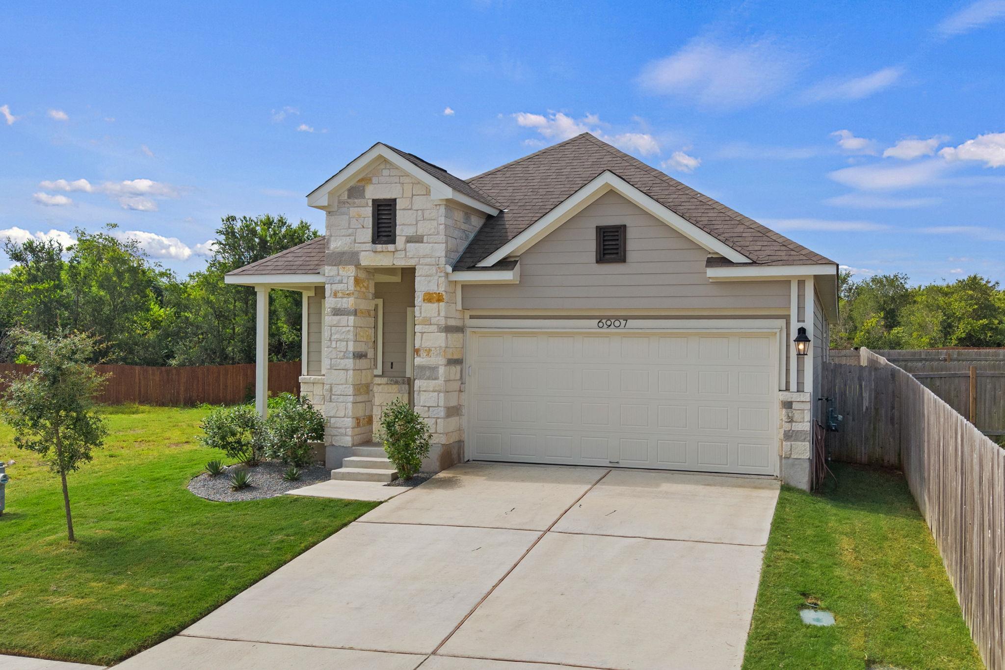 6907 Short Run LN, Buda, TX 78610
