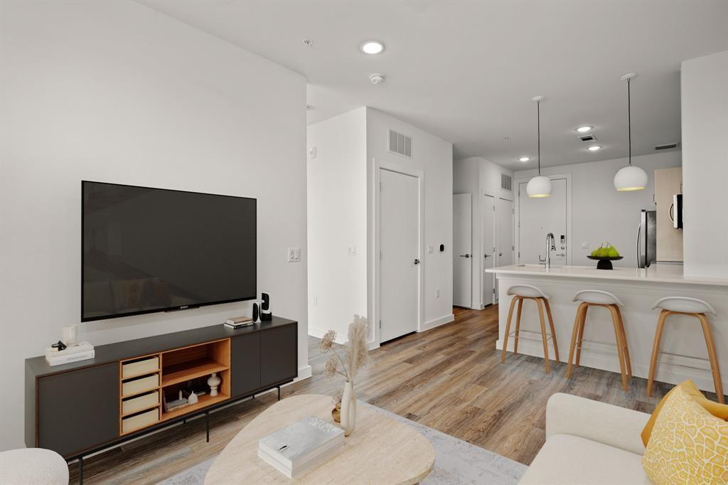 6324 N Lamar BLVD #404, Austin, TX 78752