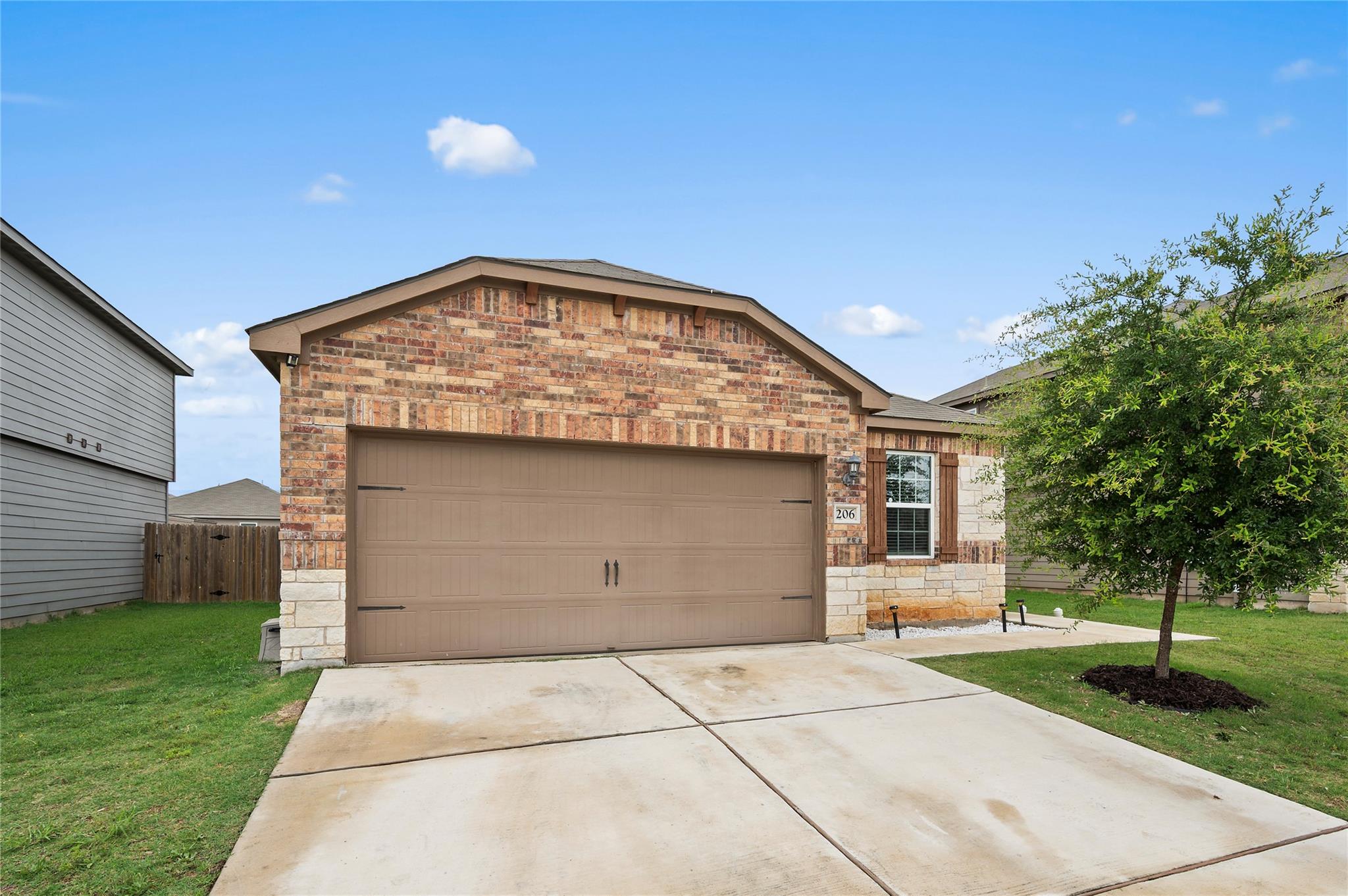 206 Star Spangled DR, Liberty Hill, TX 78642