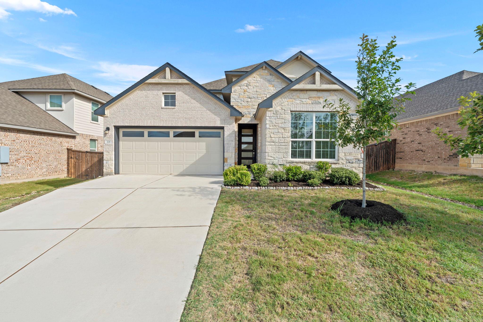 221 Indian Shoal DR, Georgetown, TX 78628