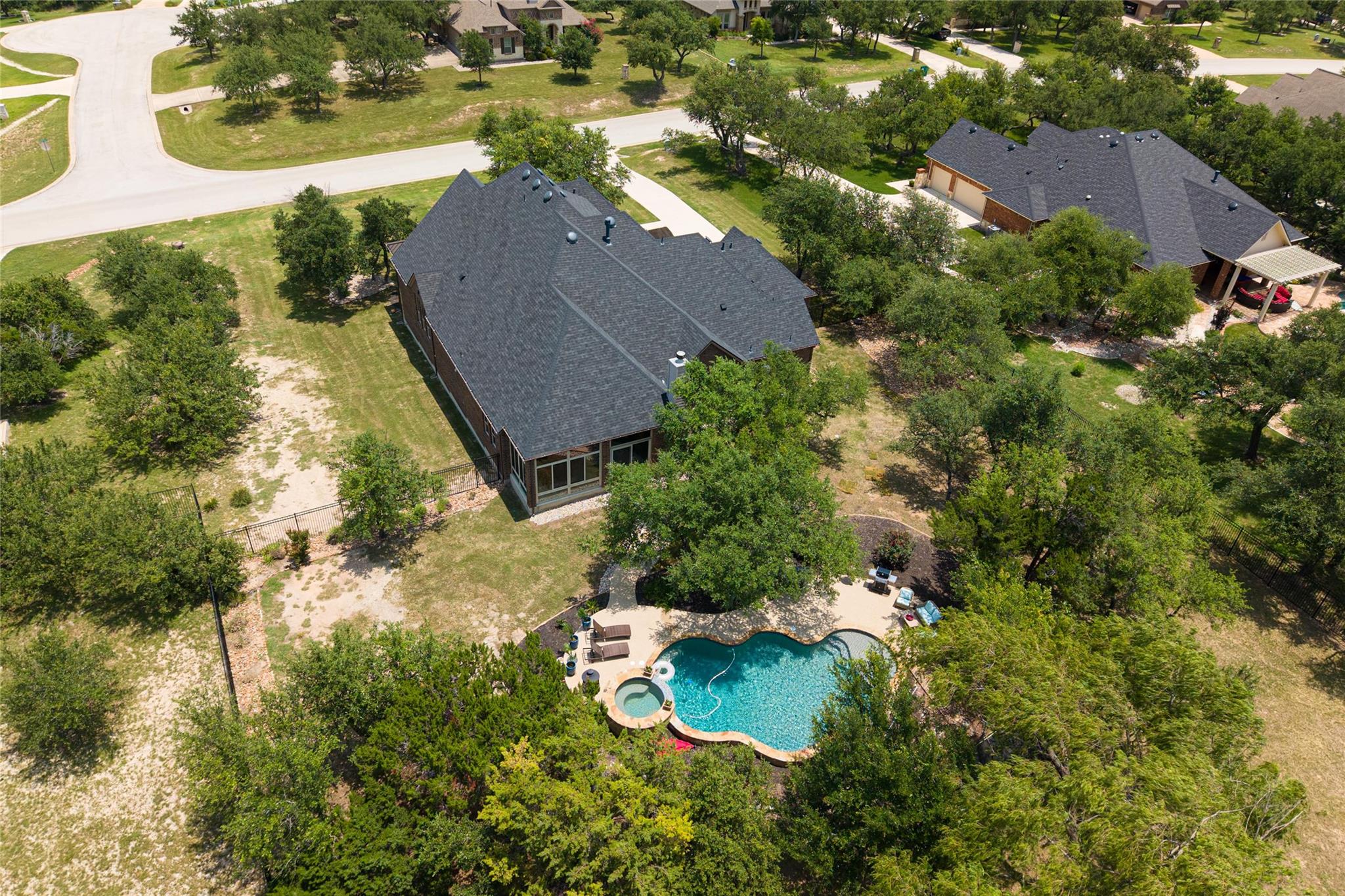 9400 Stratus DR, Dripping Springs, TX 78620