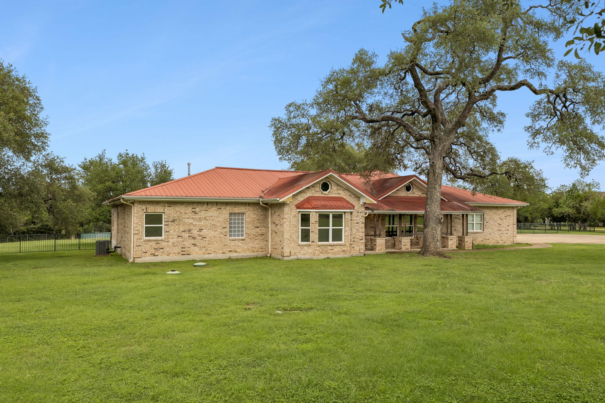 331 Mourning Dove LN, Buda, TX 78610