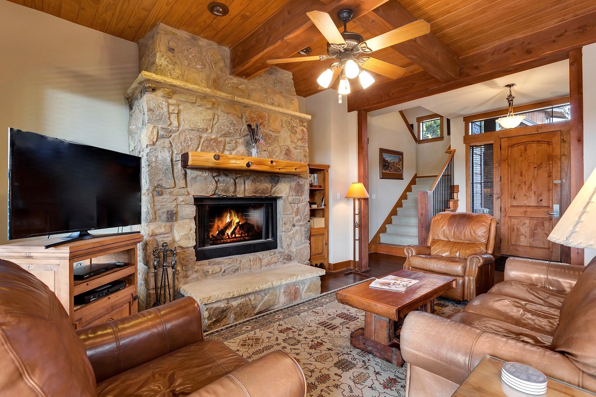 7412 Calming CT, Jonestown, TX 78645