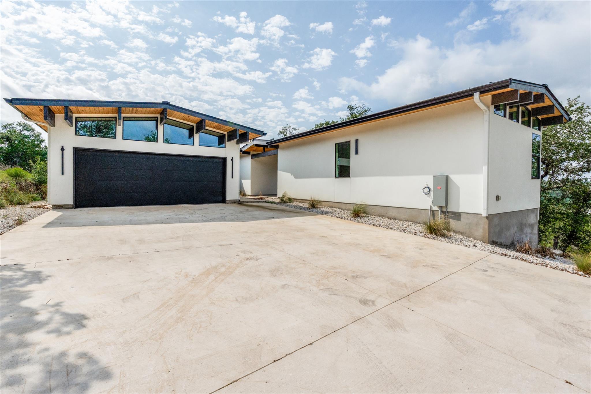 1752 Demi John Bend RD, Canyon Lake, TX 78133