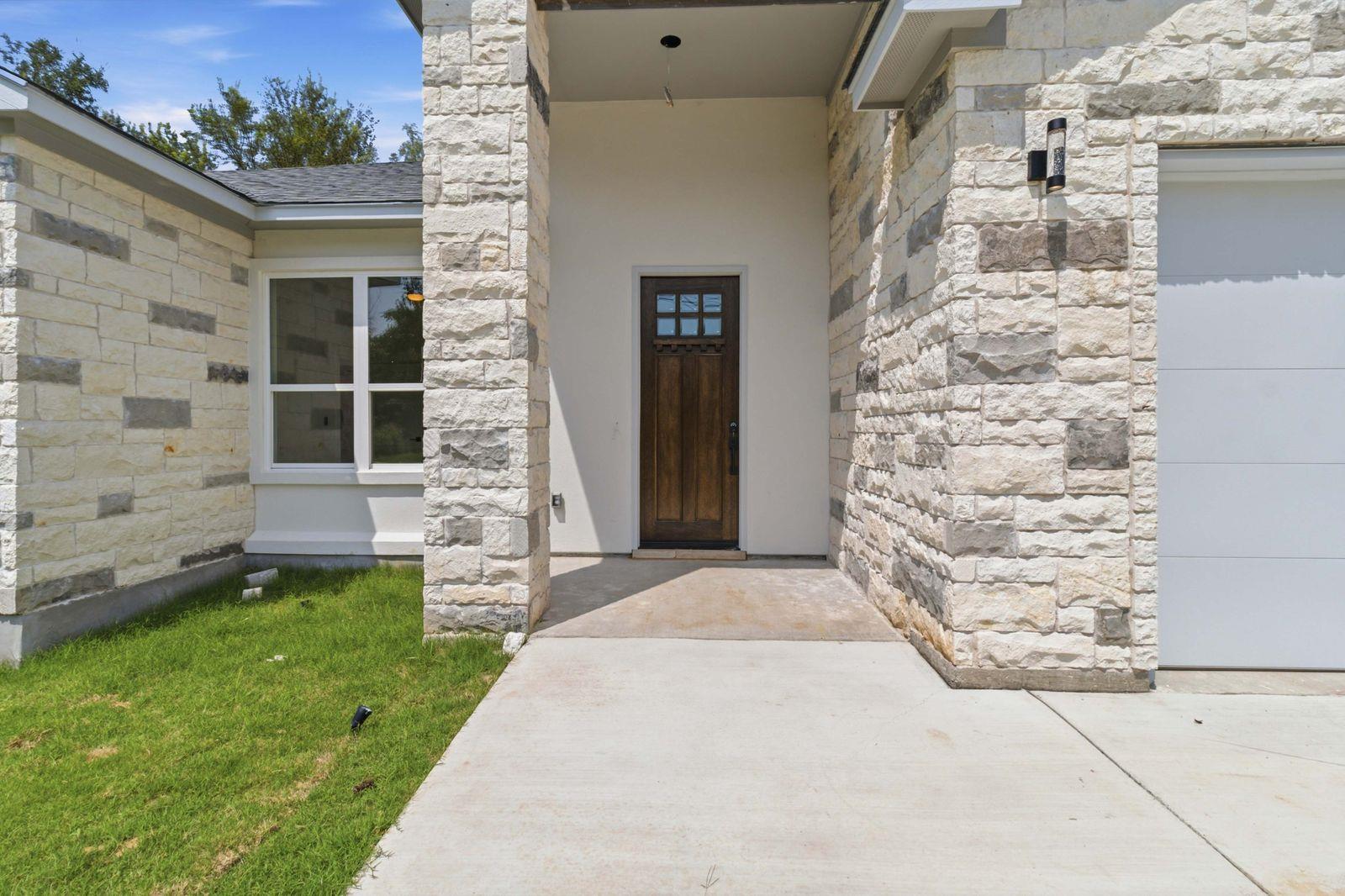 120 Puu Waa Waa LN, Bastrop, TX 78602