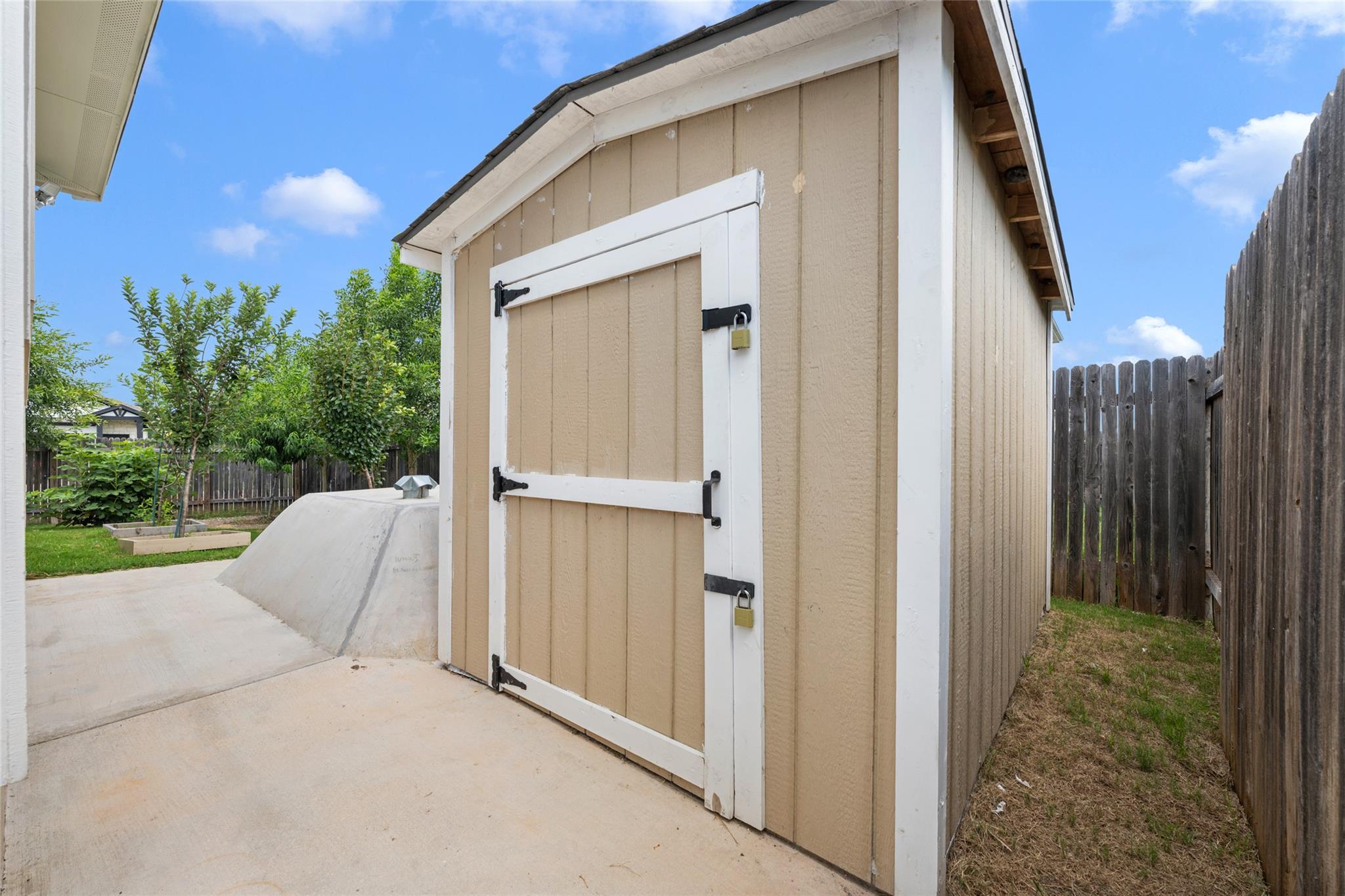 101 Quiet Man DR, Jarrell, TX 76537