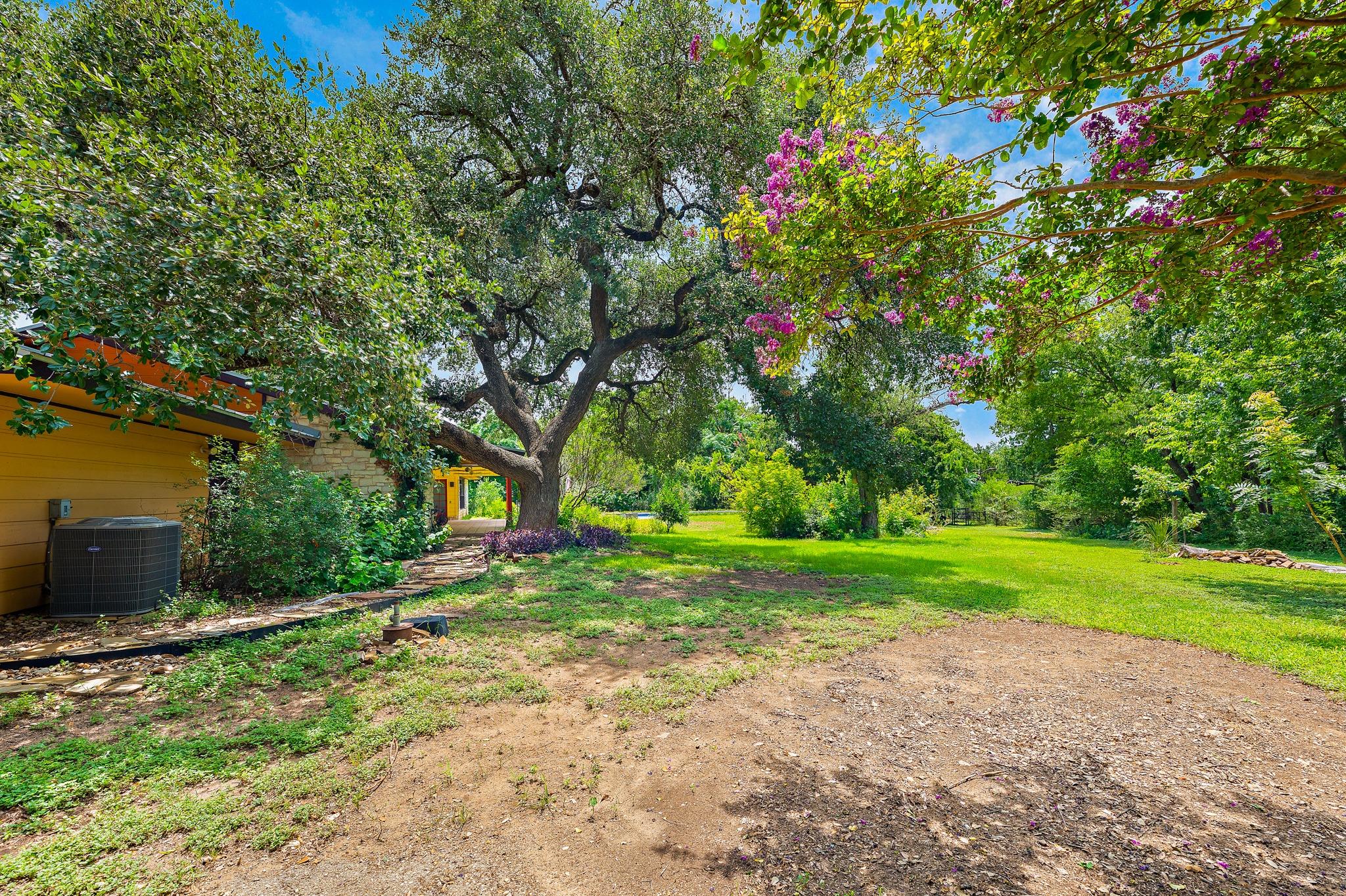 501 Liberty DR, Liberty Hill, TX 78642