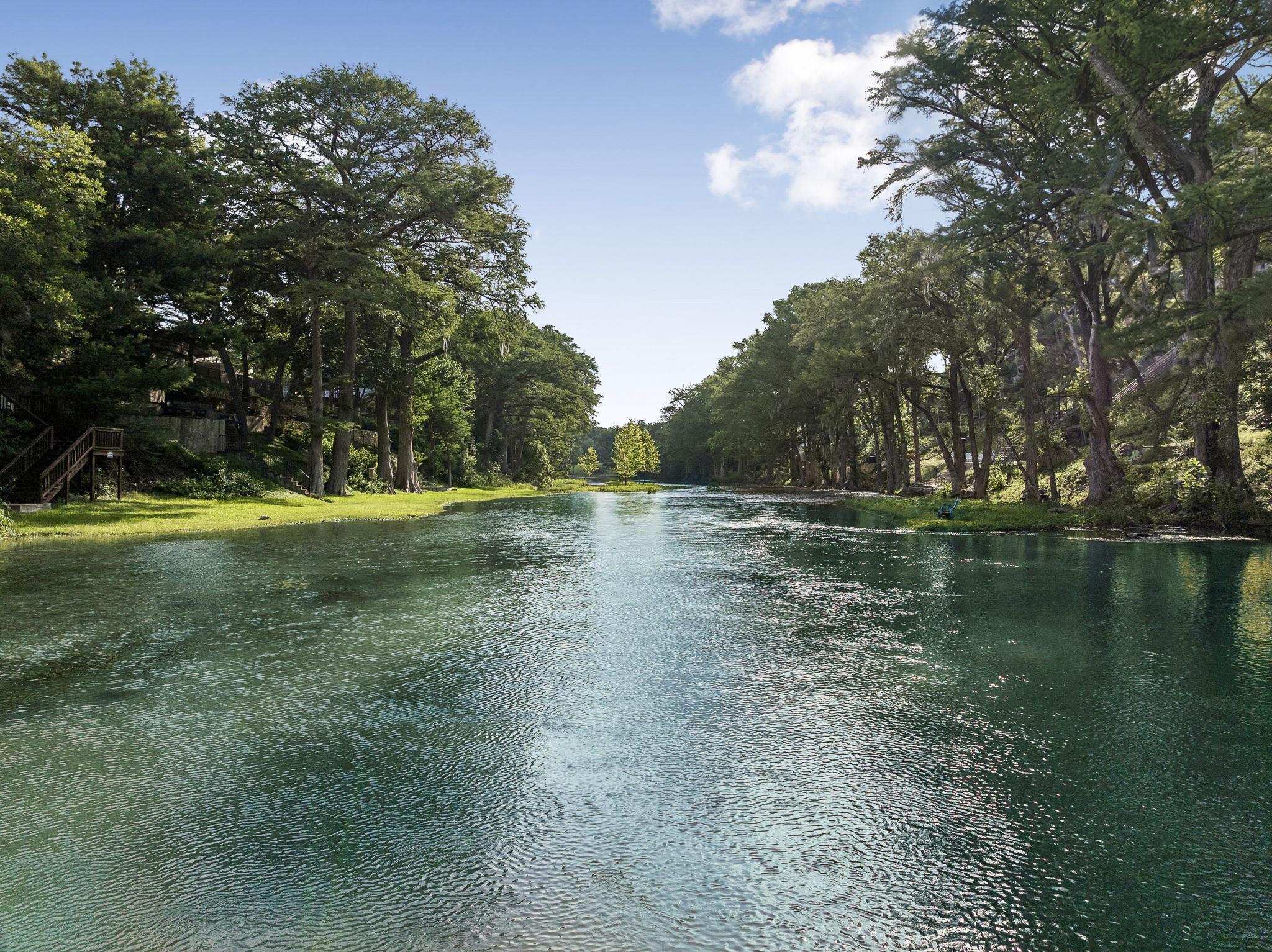1121 Bradstreet, Canyon Lake, TX 78133