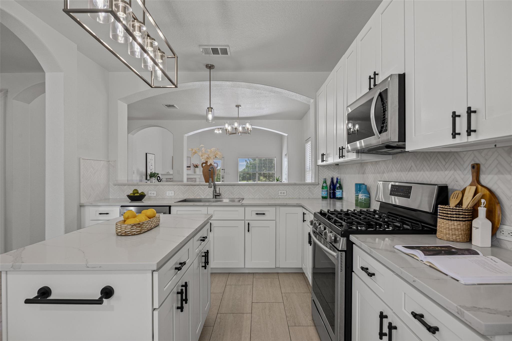 4506 Western Lake DR, Round Rock, TX 78665