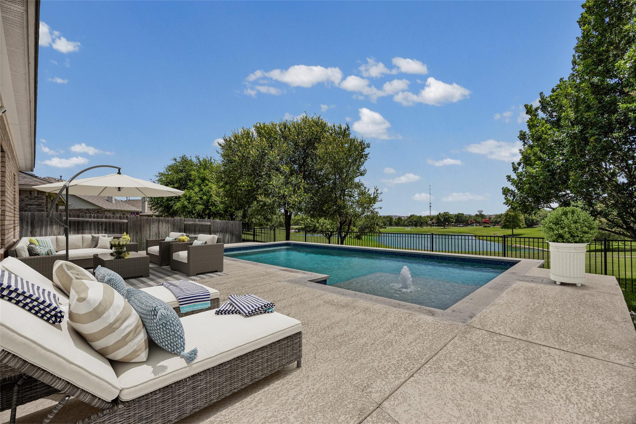 4506 Western Lake DR, Round Rock, TX 78665