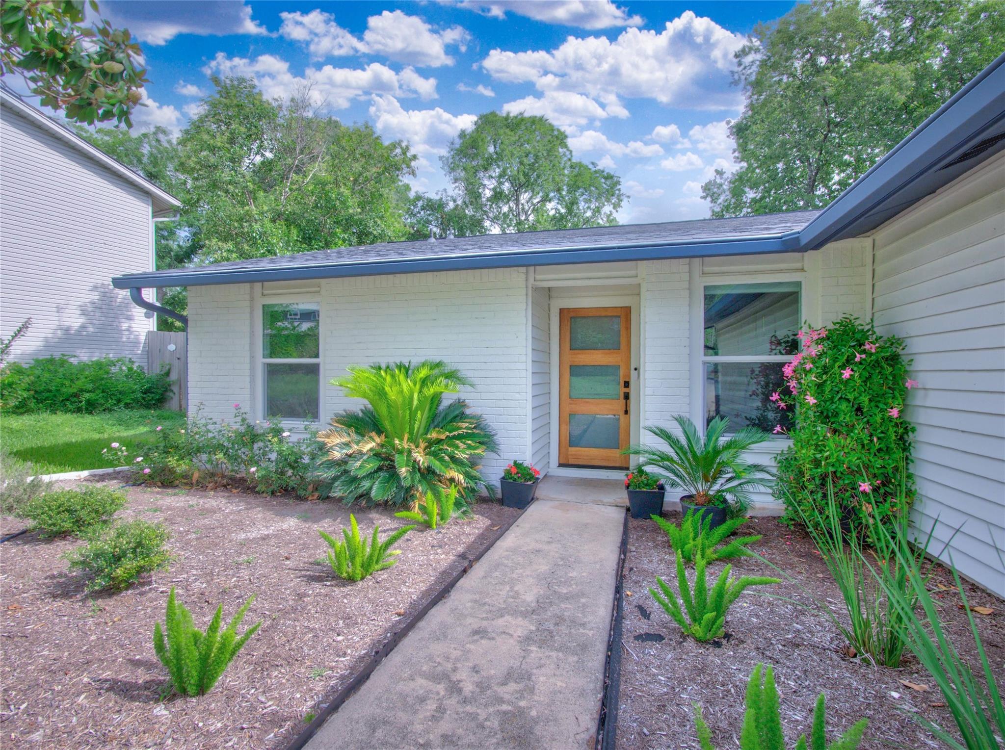 2102 Lear LN, Austin, TX 78745