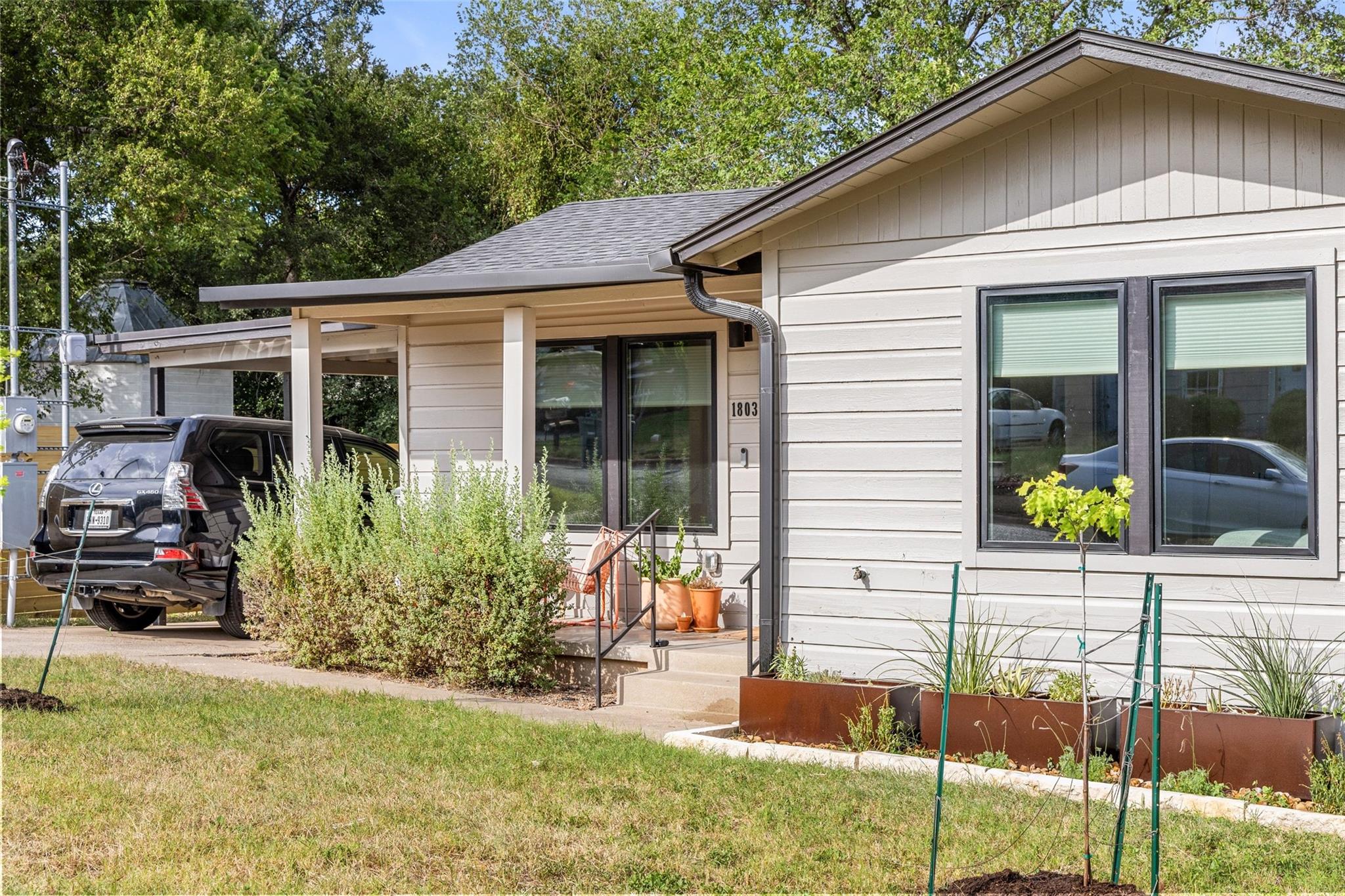 1803 Perez ST, Austin, TX 78721