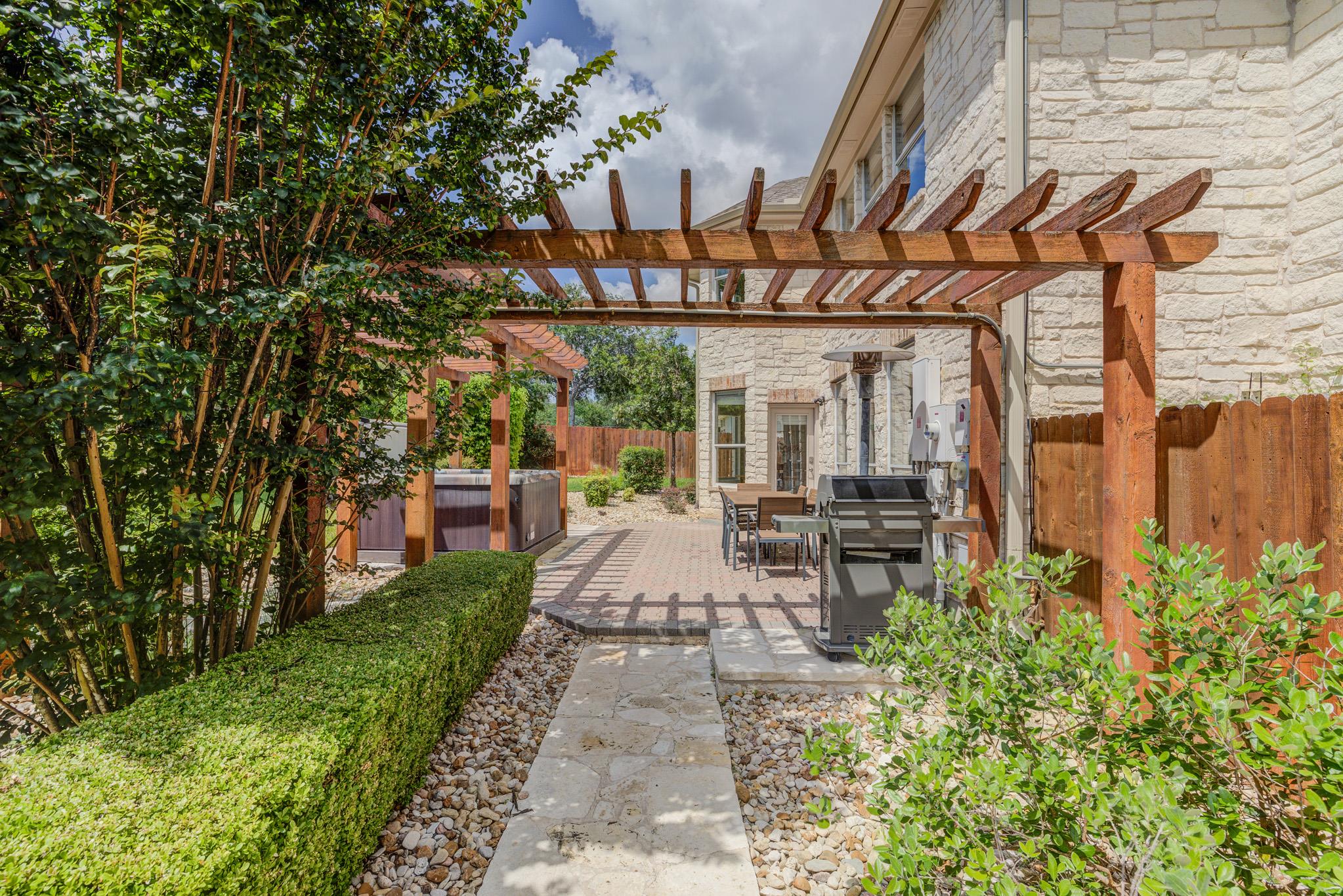 10200 Spicewood PKWY, Austin, TX 78750