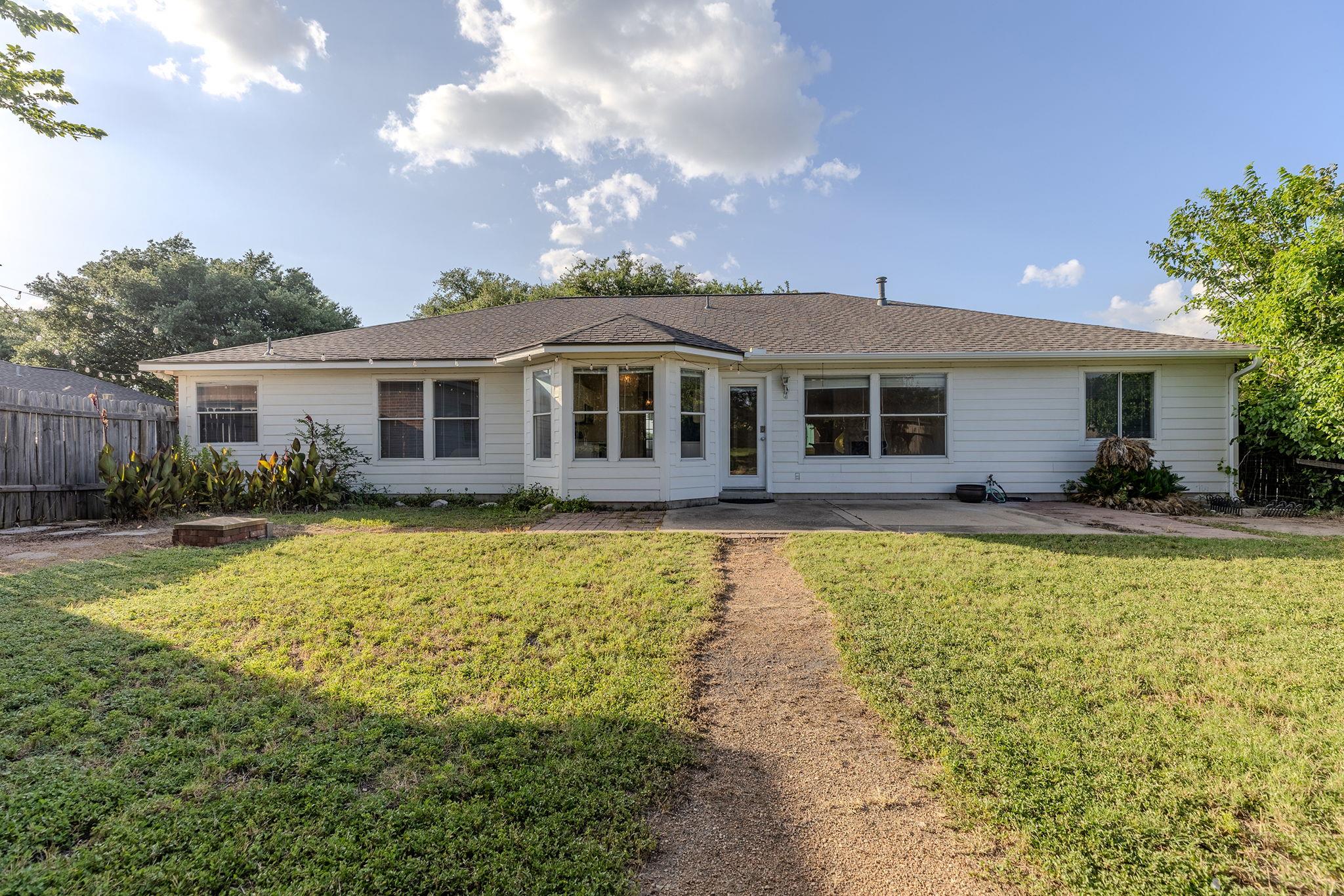 104 Adelfa DR, Round Rock, TX 78664
