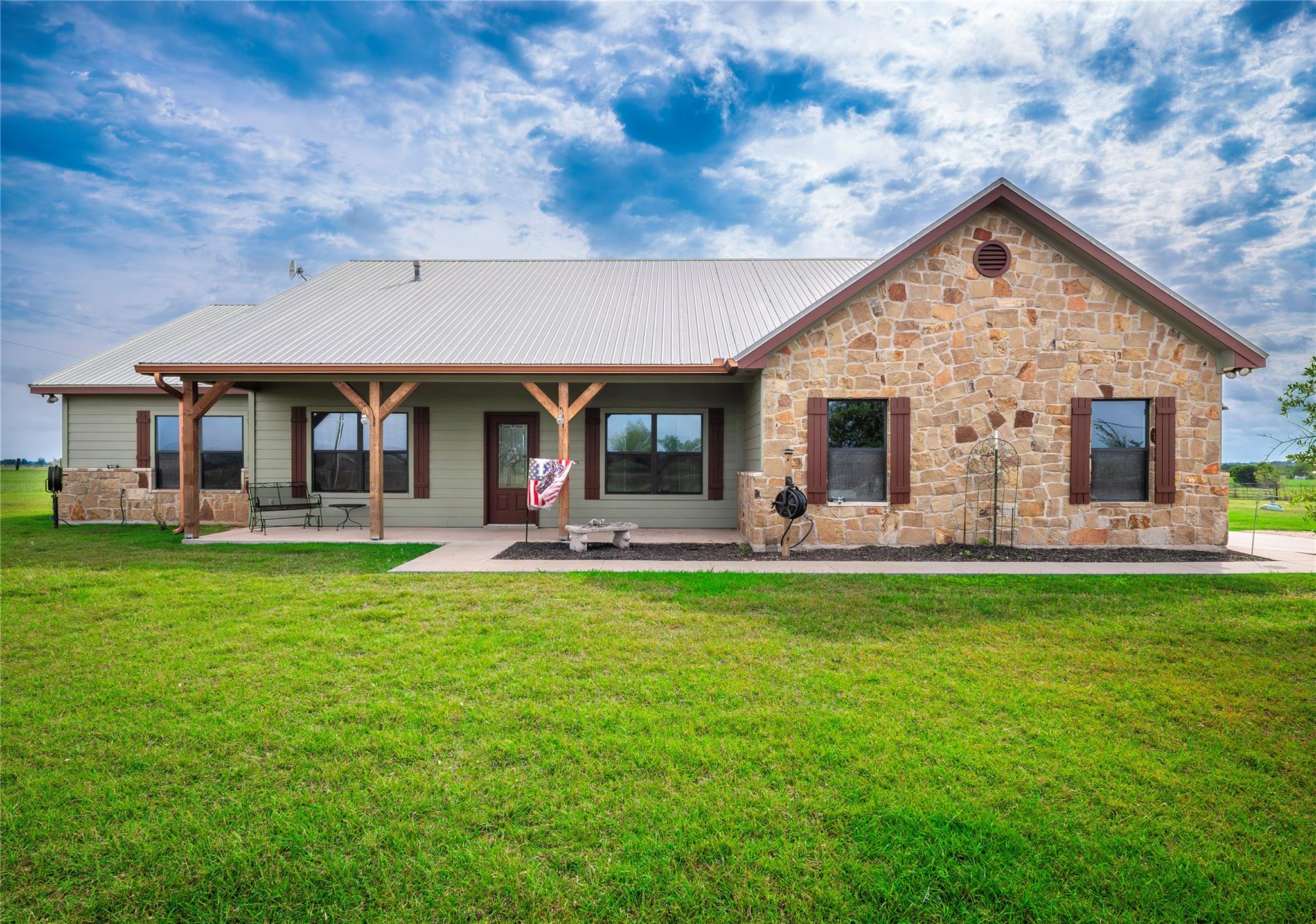 877 County Road 455, Coupland, TX 78615