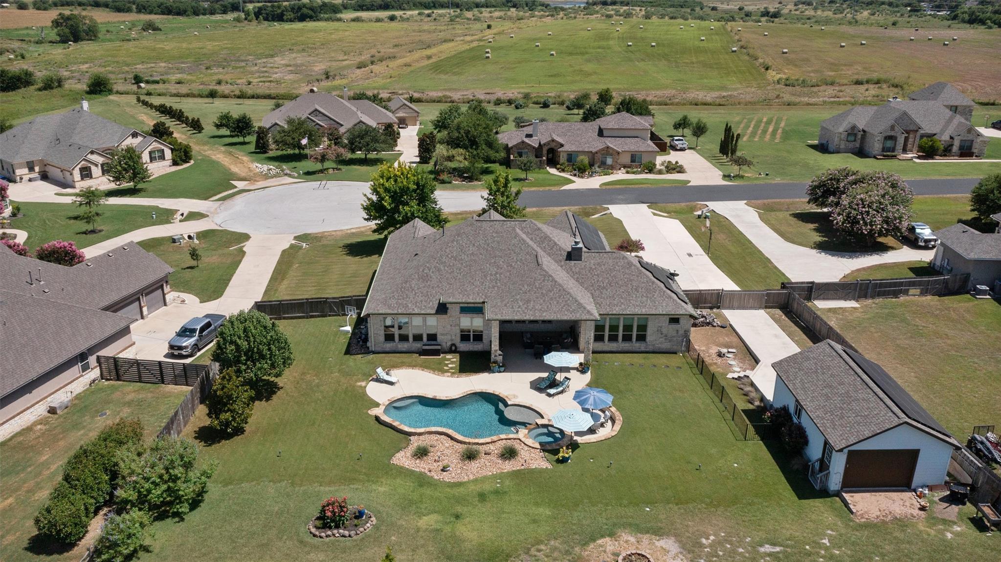 209 E Vienna DR, Hutto, TX 78634