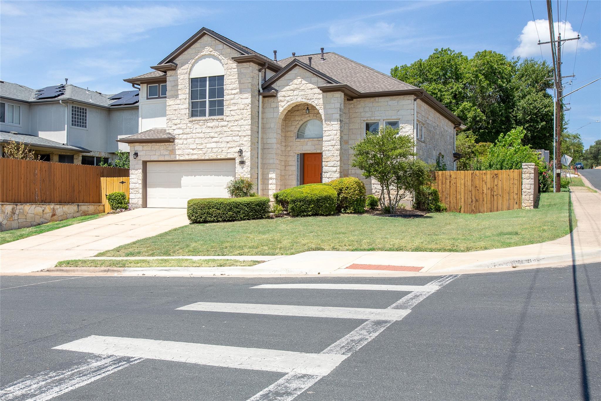 6914 Thorncliffe DR, Austin, TX 78731