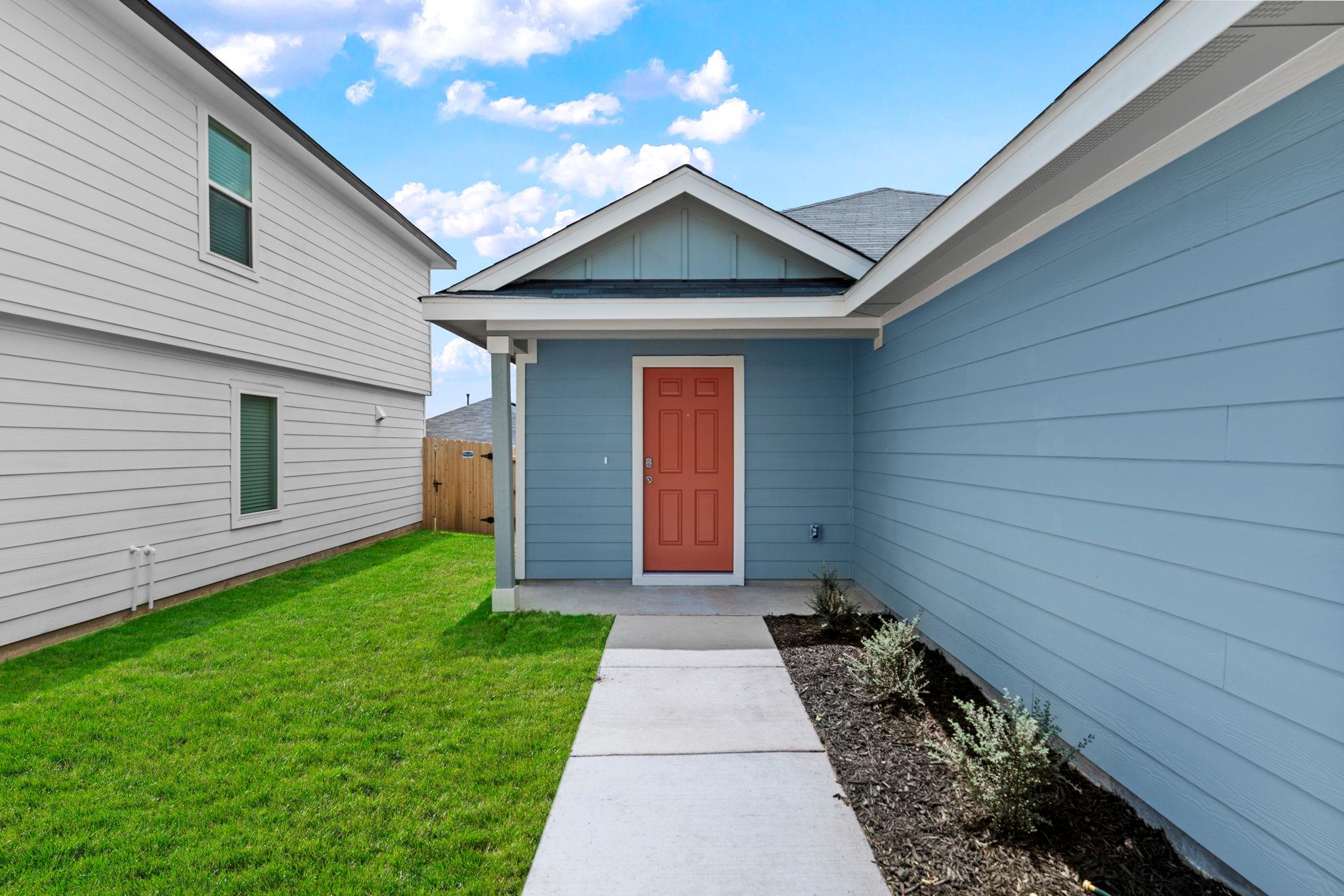 212 Surrey Oaks, Maxwell, TX 78656
