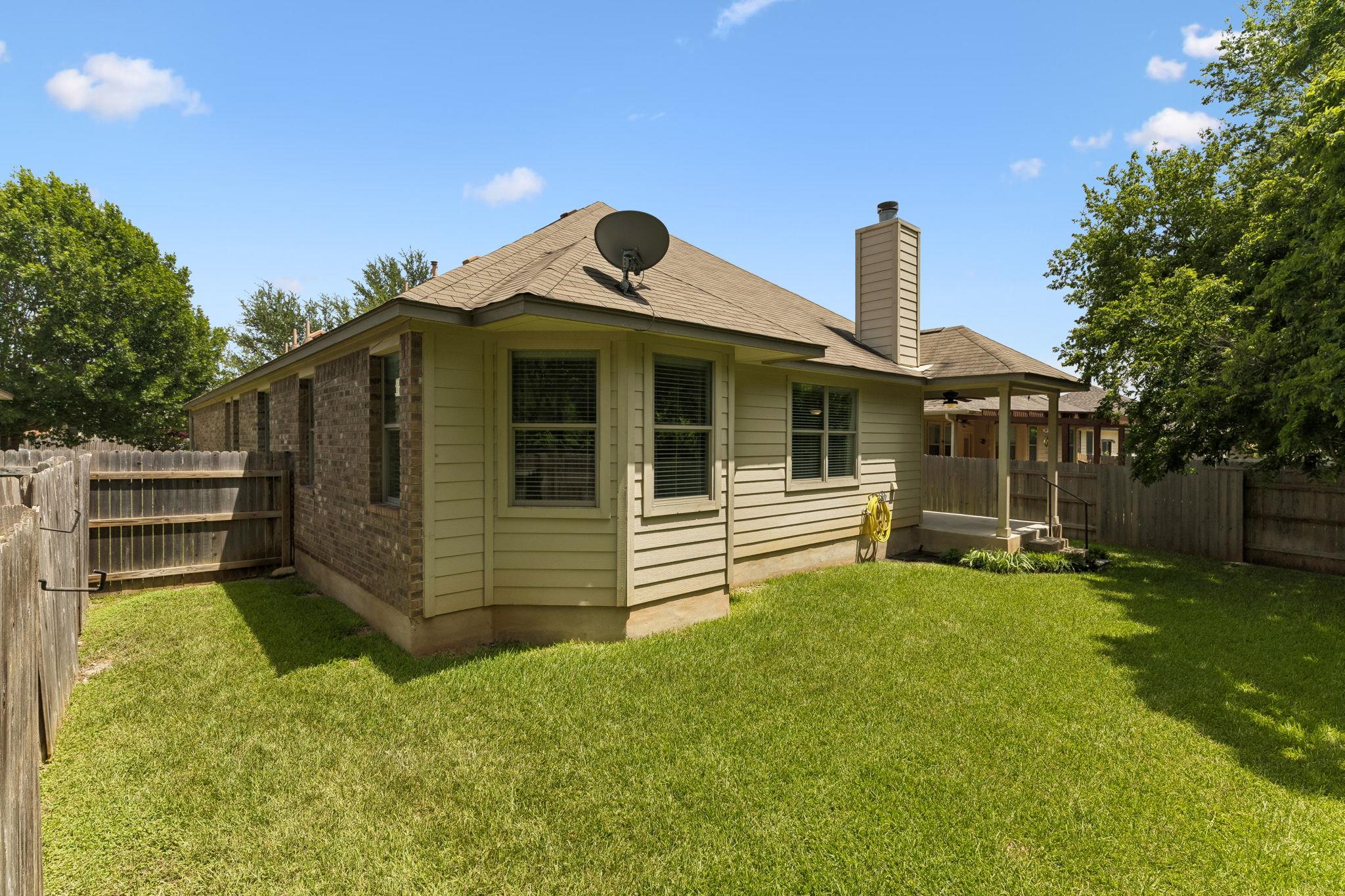 1049 Sussex Way, Round Rock, TX 78665