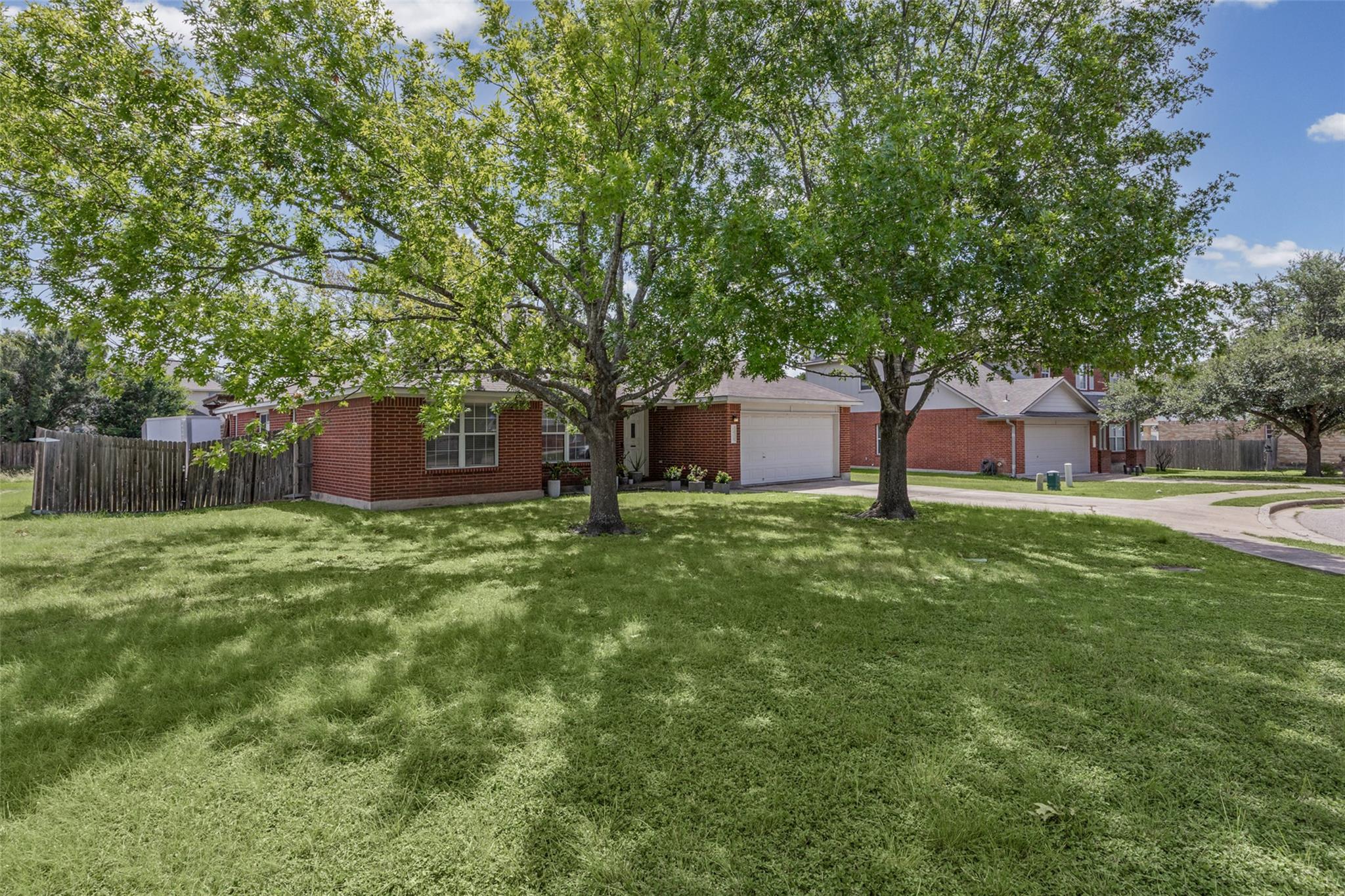 1313 Laurelleaf DR, Pflugerville, TX 78660