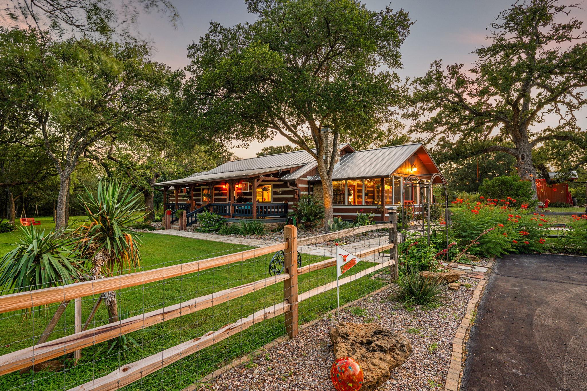 402 Smith RD, Bastrop, TX 78602