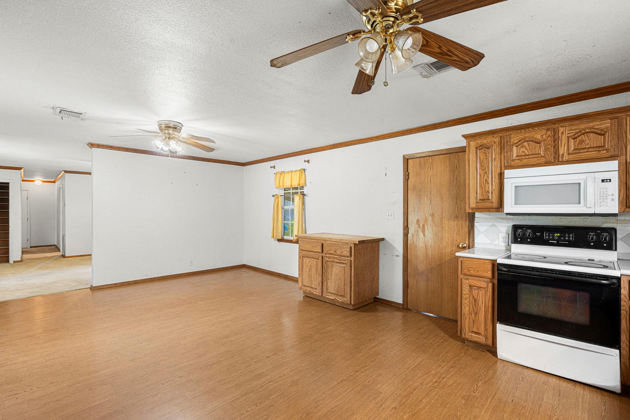 510 Country LN, Hays, TX 78610