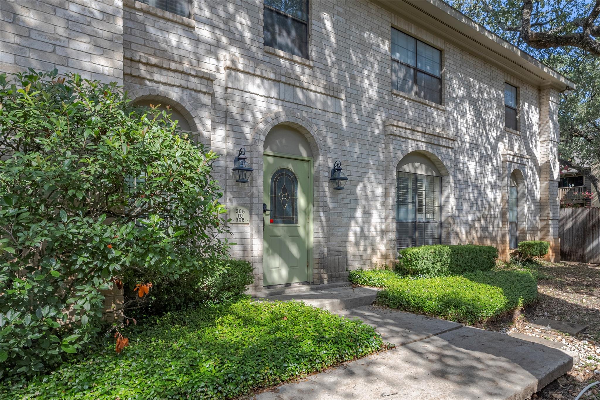 8415 Fredericksburg RD #306, San Antonio, TX 78229