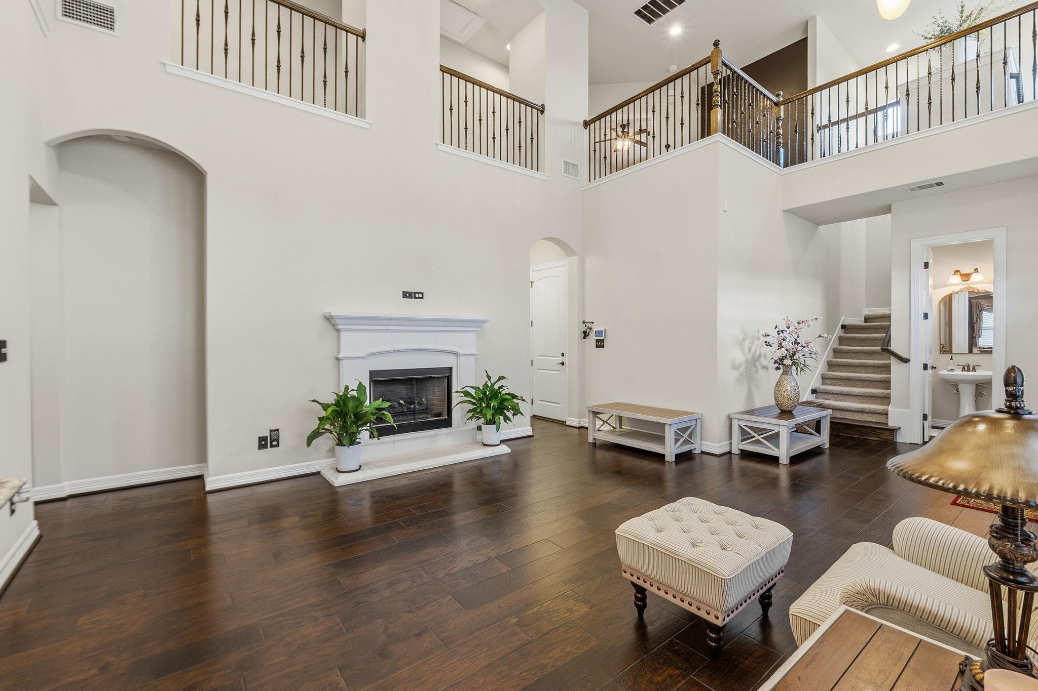 401 Bellagio DR, Lakeway, TX 78734
