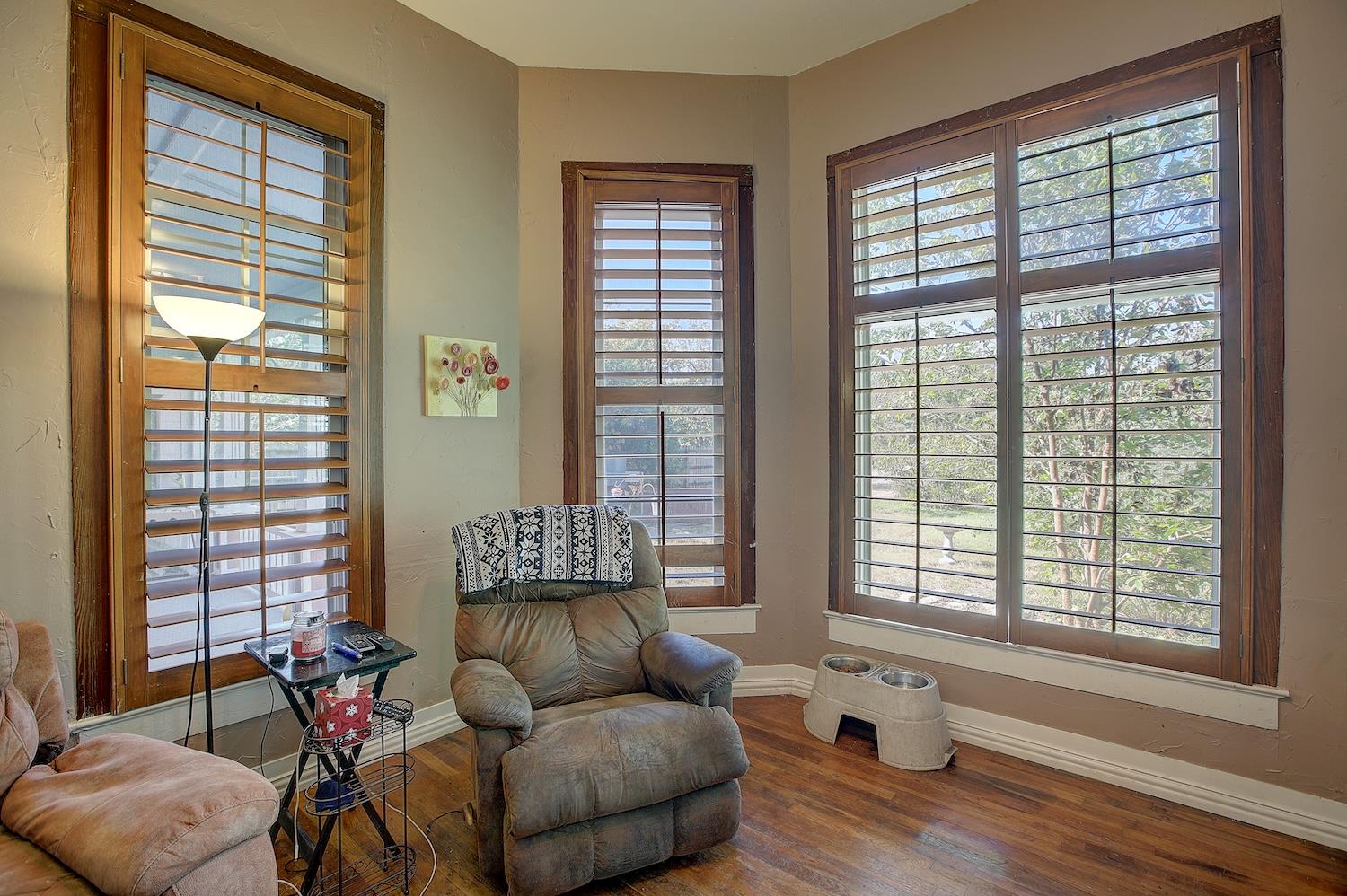 905 S Walnut ST, Georgetown, TX 78626