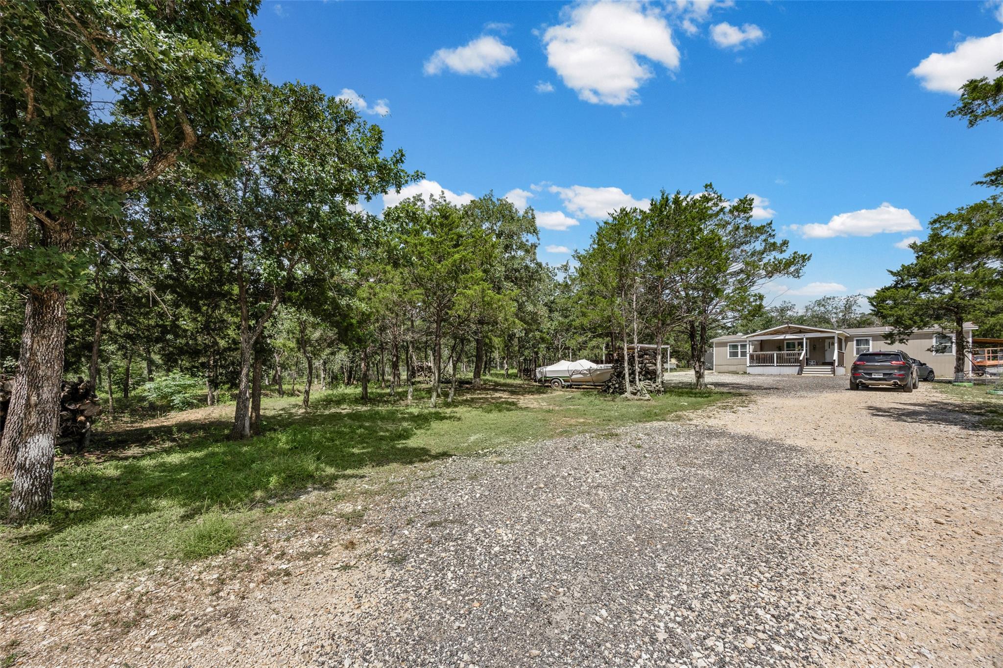 564 Boyd RD, Red Rock, TX 78662