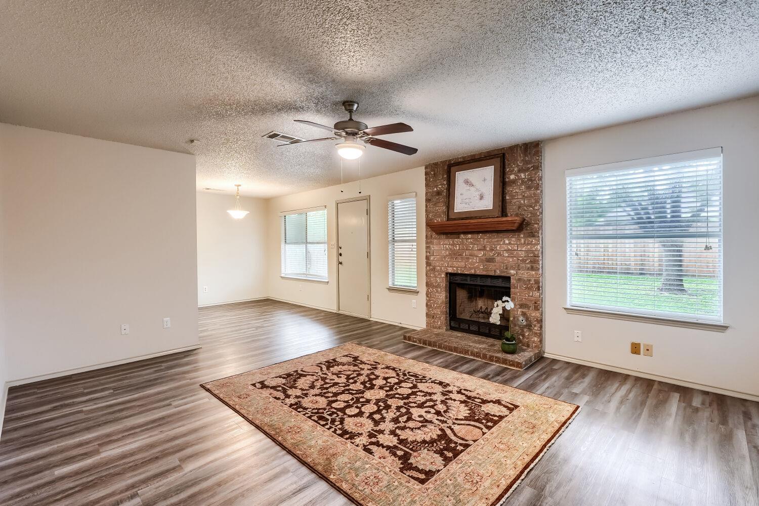 814 Smoke Signal Ps, Pflugerville, TX 78660