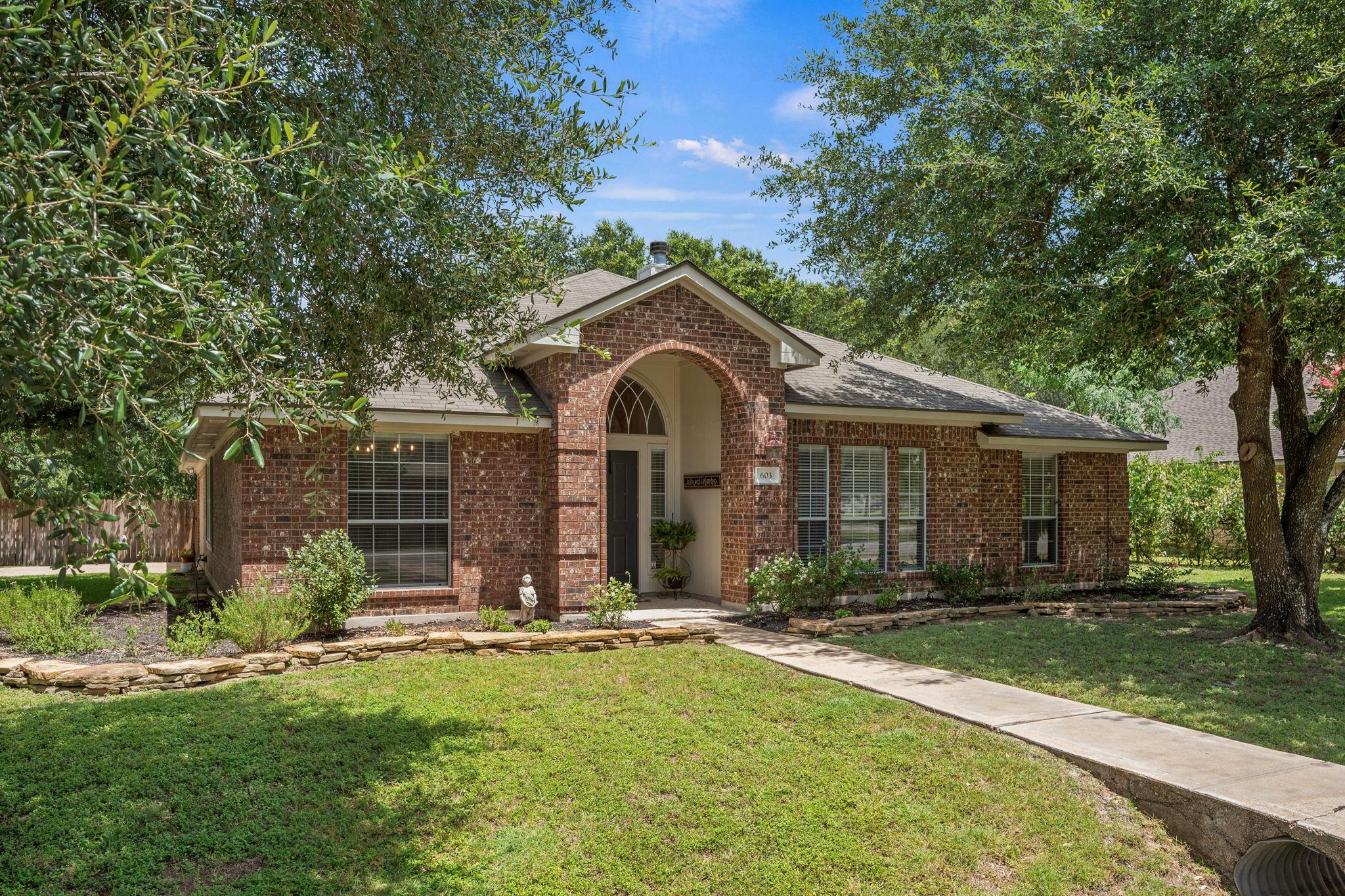 603 Prickly Pear Ps, Buda, TX 78610