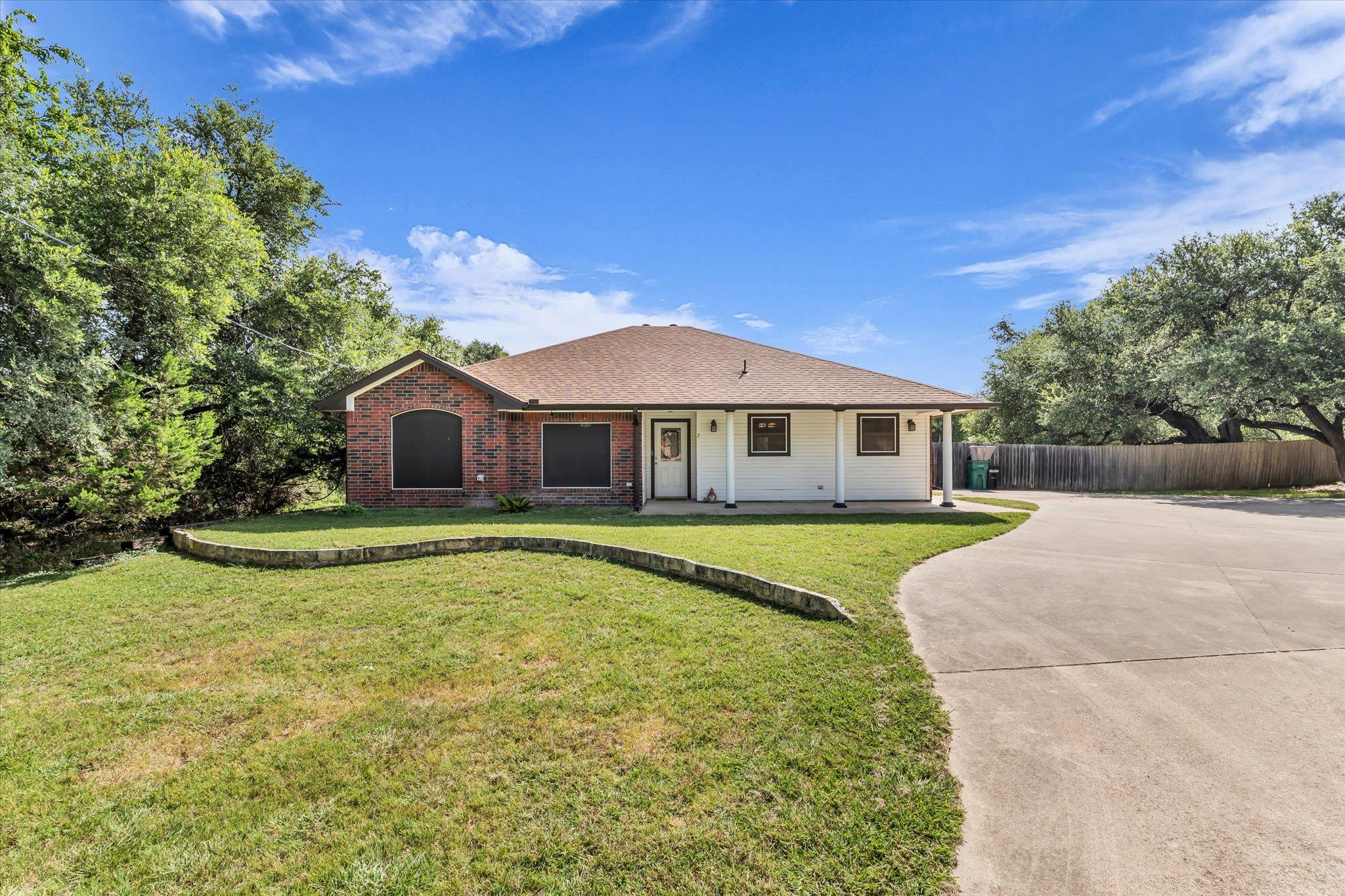 7 Market Loop, Morgan's Point Resort, TX 76513