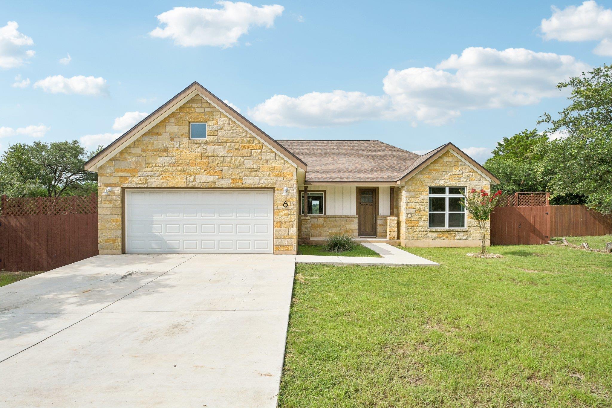 6 Round Bluff CIR, Wimberley, TX 78676