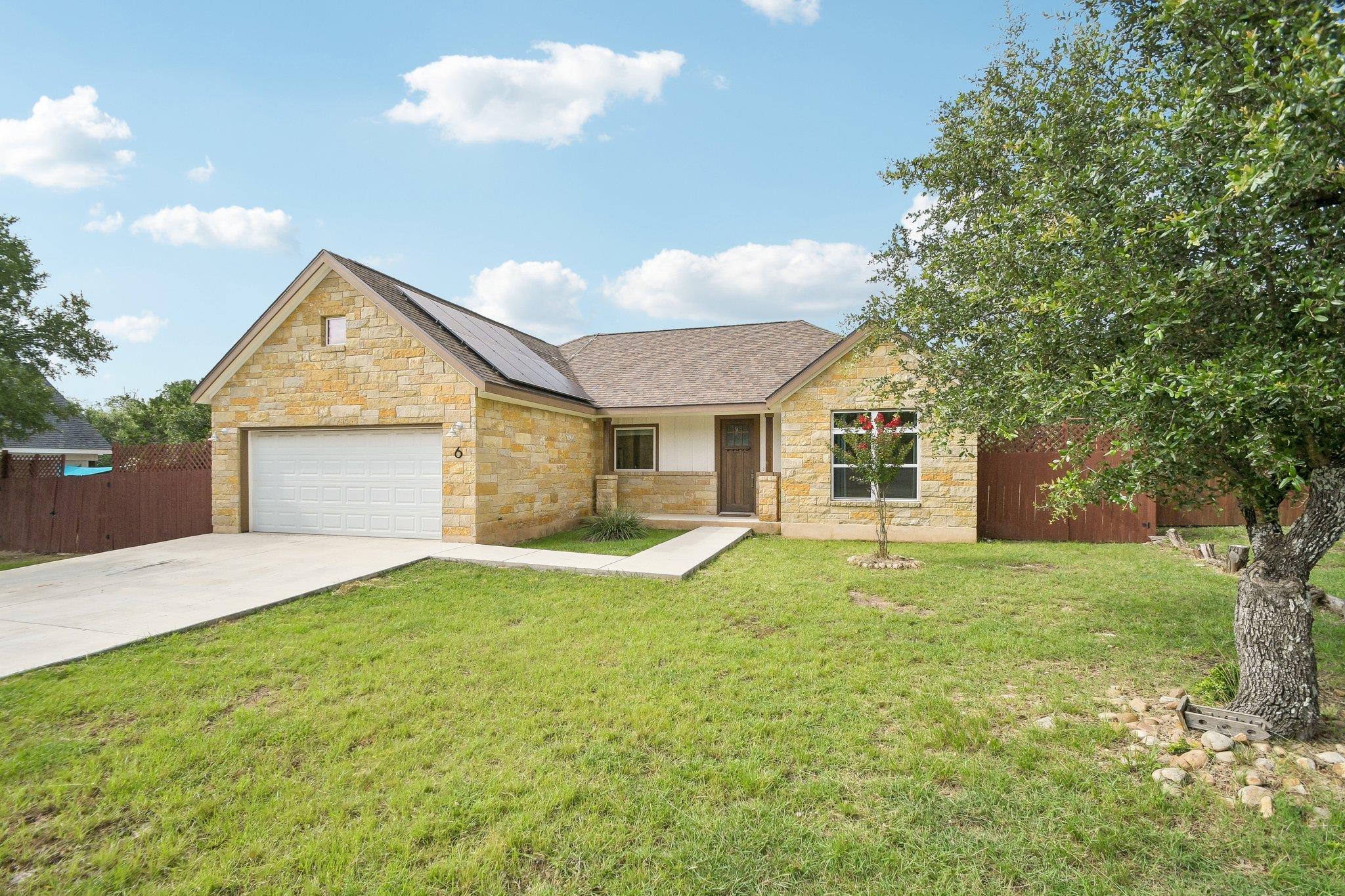6 Round Bluff CIR, Wimberley, TX 78676