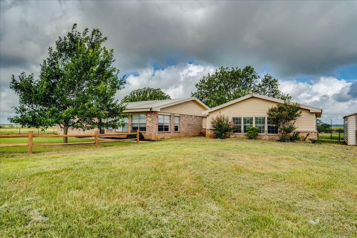 595 Cardinal RD, Rosanky, TX 78953