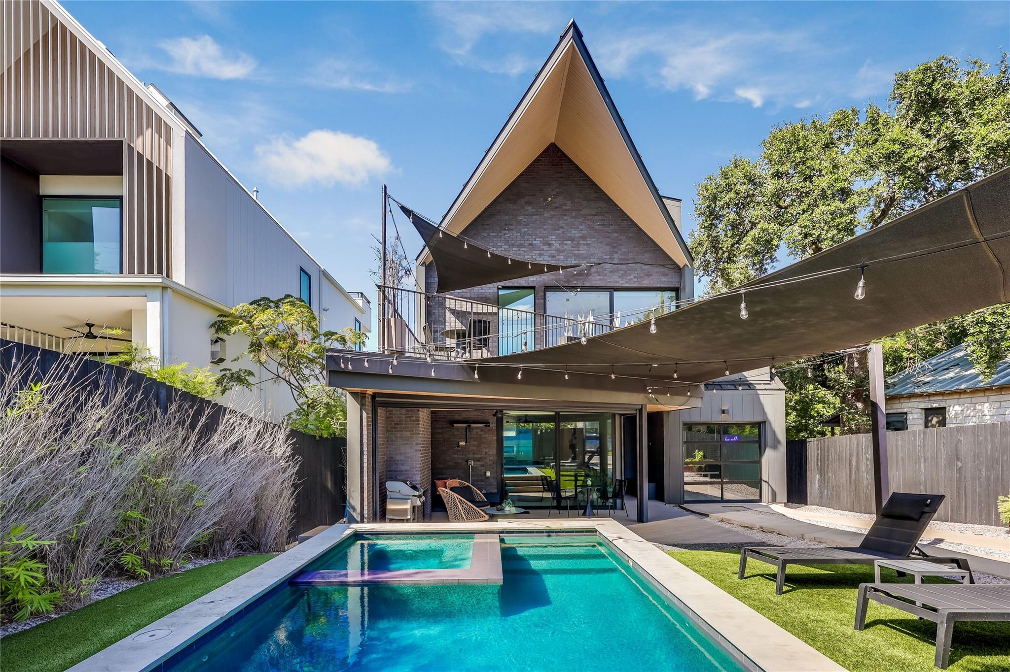 702 W Elizabeth ST, Austin, TX 78704