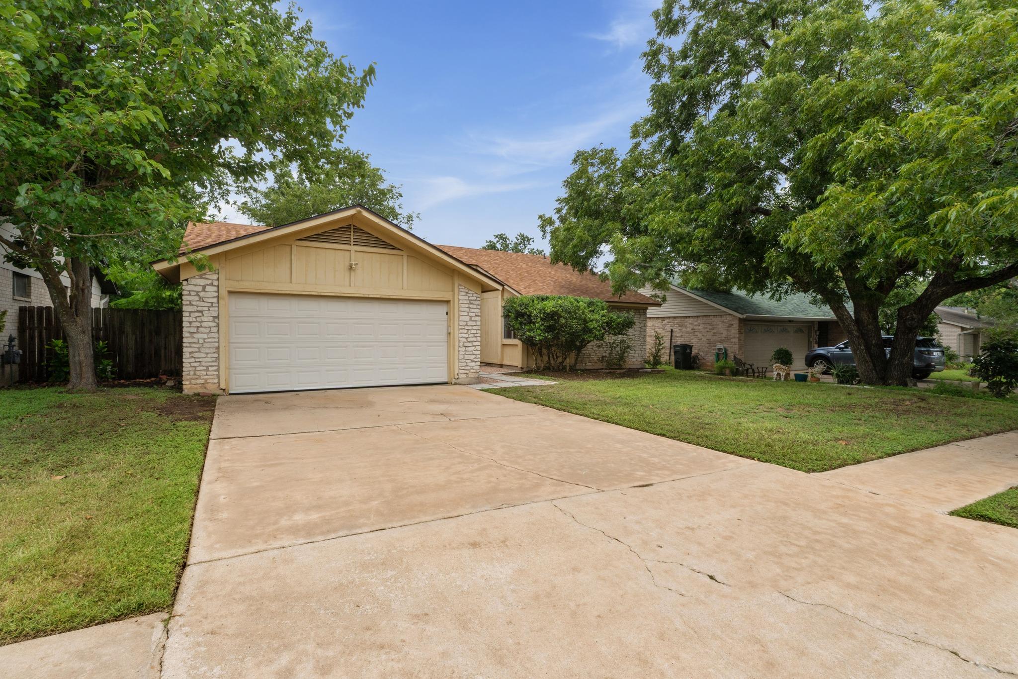 10218 Missel Thrush DR, Austin, TX 78750