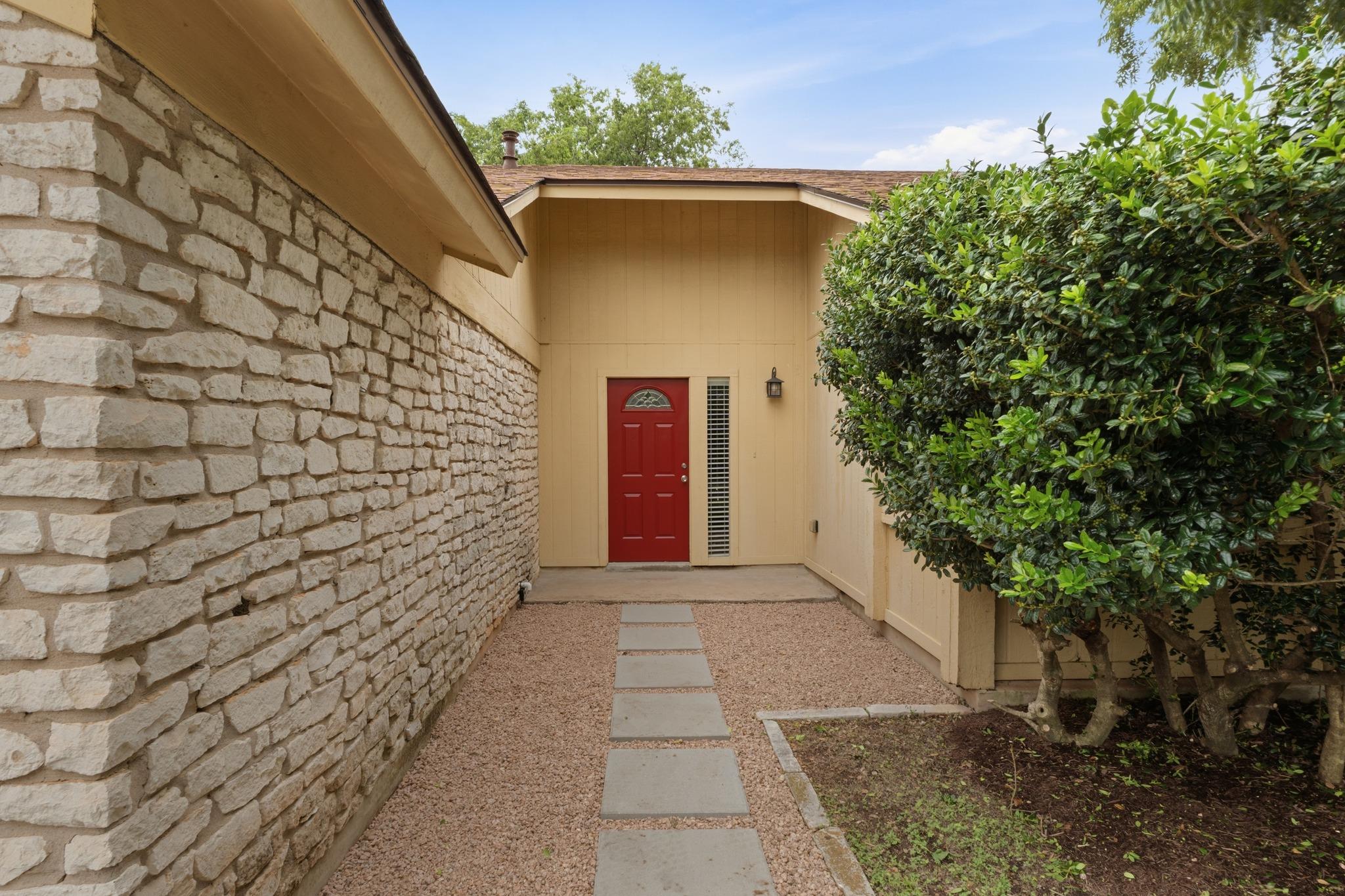 10218 Missel Thrush DR, Austin, TX 78750